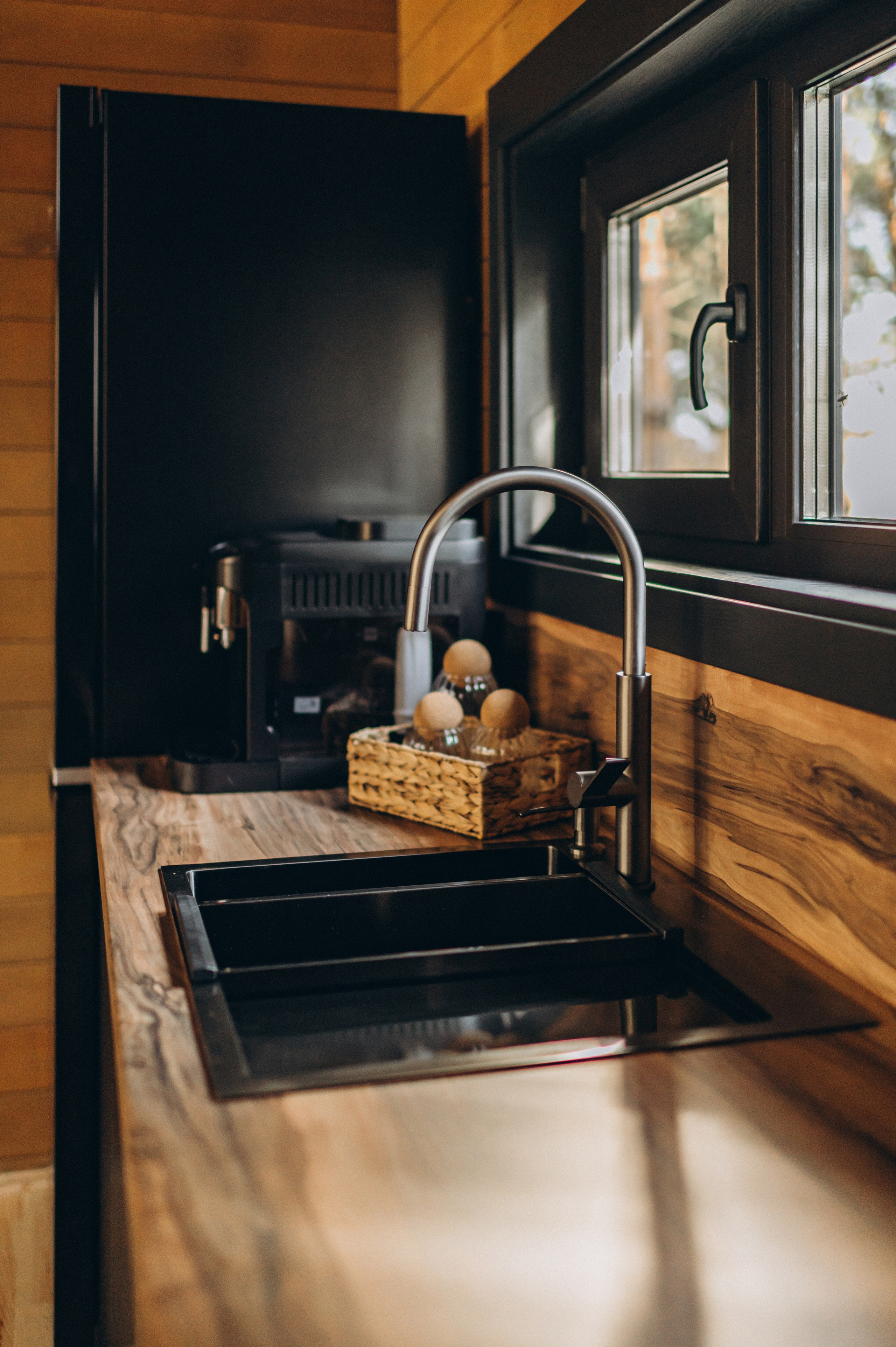 Інтер’єрна фотосесія будиночок в лісі, інтерєрна зйомка Тернопіль, інтерєрна фотосесія Львів. Сімейний, дитячий та індивідуальний фотограф в м. Тернопіль, м. Львів