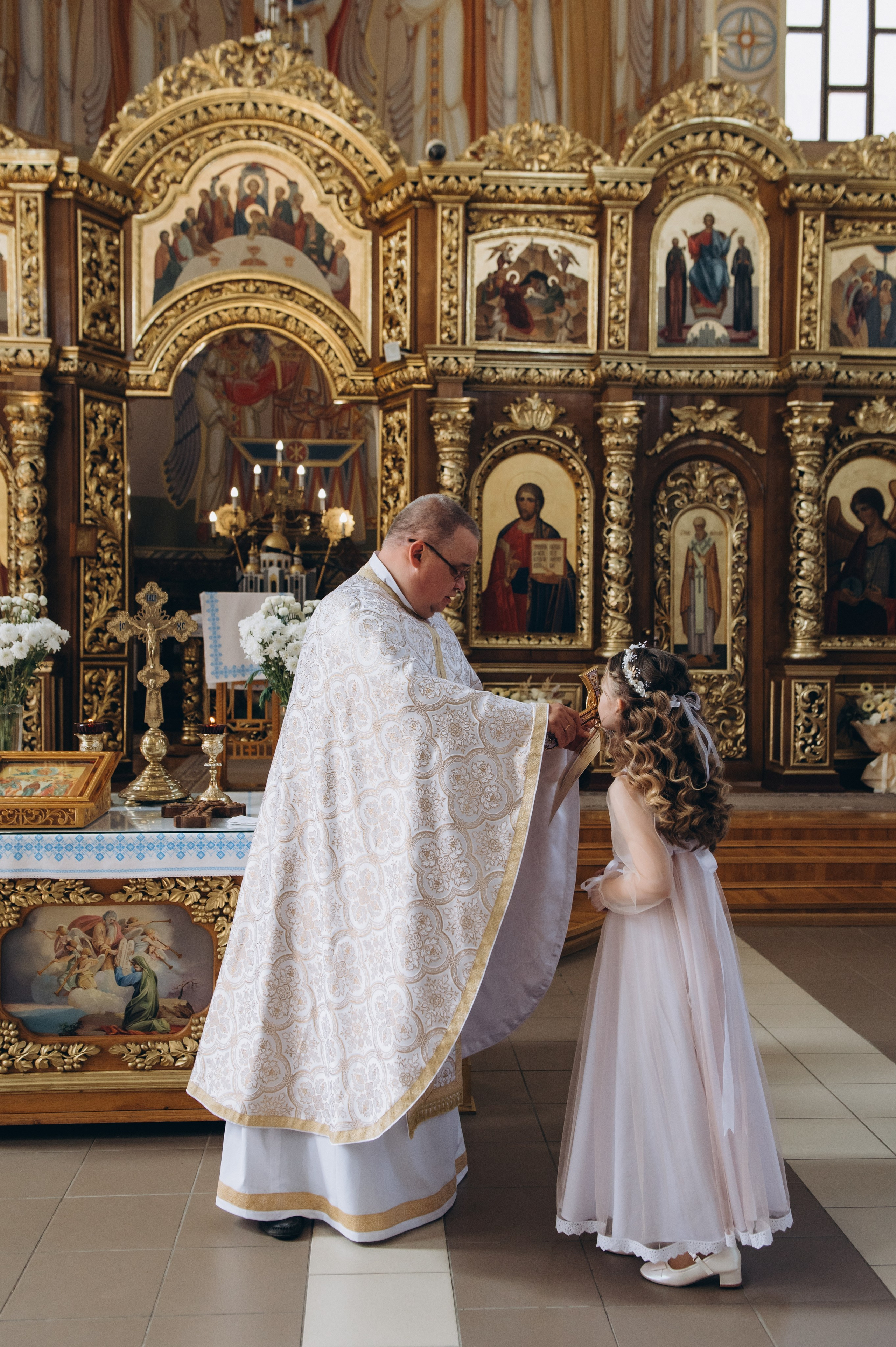 Фотосесія Причастя Тернопіль церква Св Михаїла, фотограф на Причастя Тернопіль, фотосесія Літургії Причастя Тернопіль. Сімейний, дитячий та індивідуальний фотограф в м. Тернопіль, м. Львів