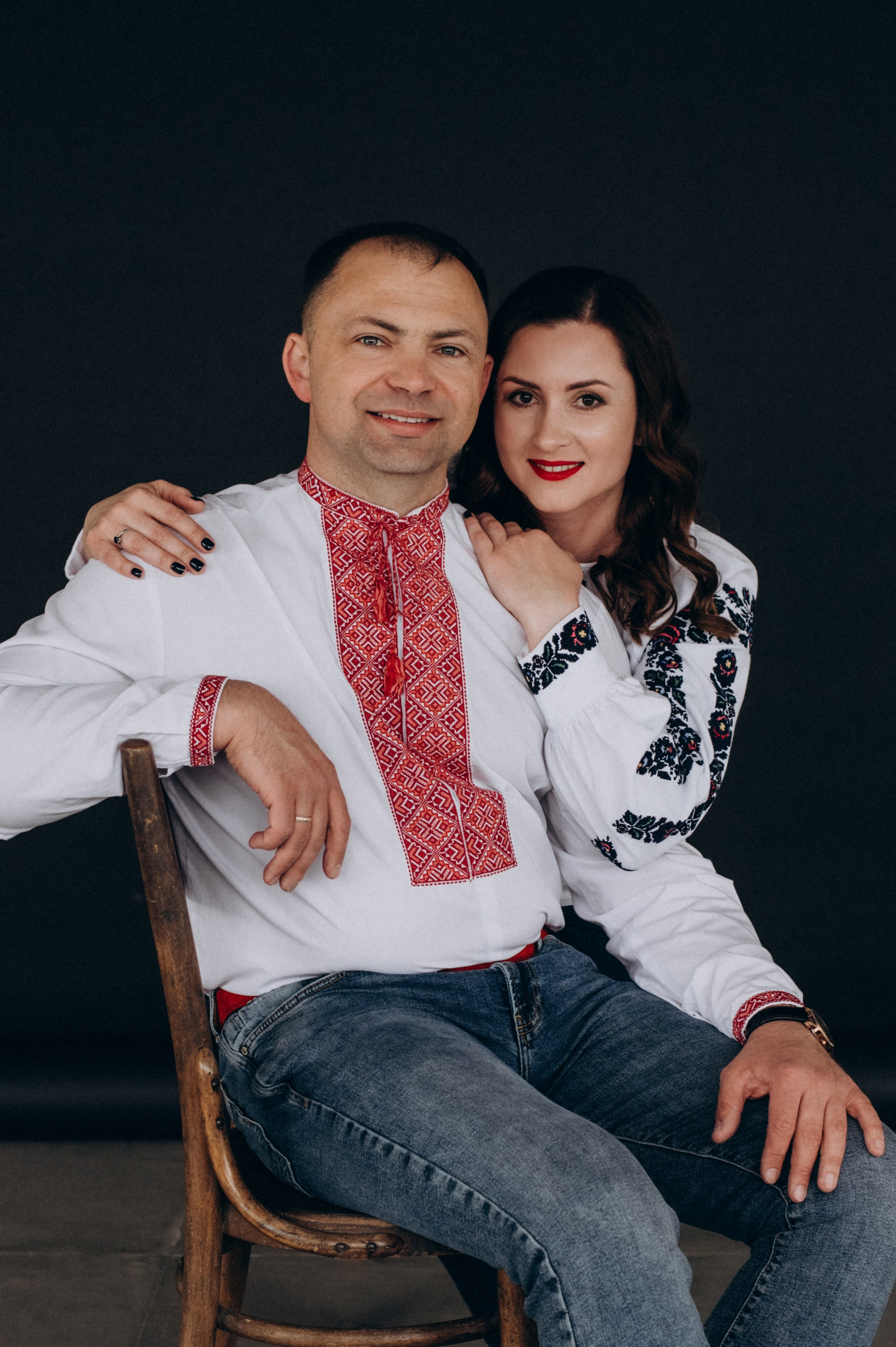 Сімейна фотосесія Тернопіль, сімейна зйомка у вишиванках, фотосесія Львів. Сімейний, дитячий та індивідуальний фотограф в м. Тернопіль, м. Львів