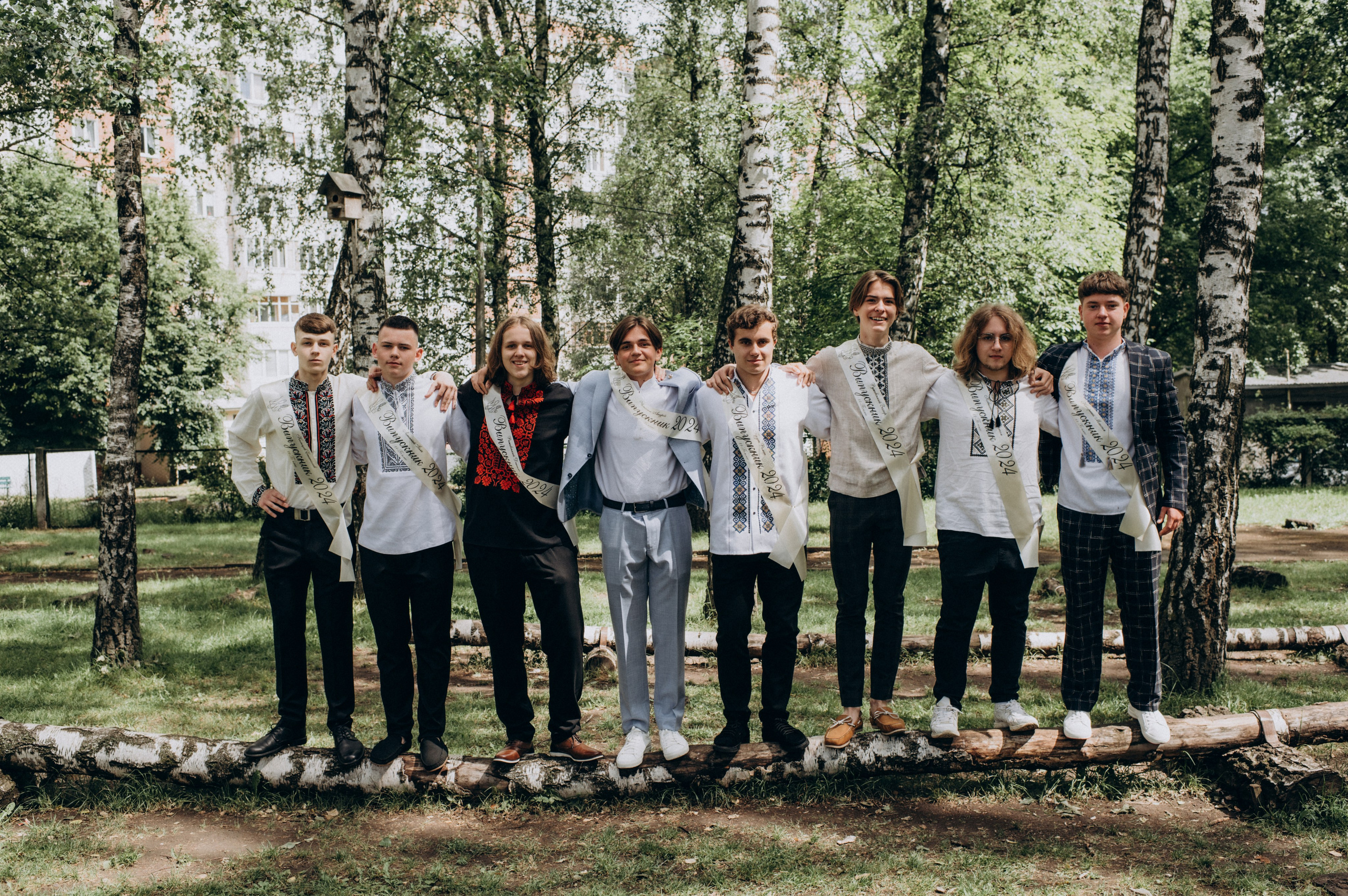 Фотосесія останнього дзвоника, фотосесія випускників Тернопіль, випускний 2024. Сімейний, дитячий та індивідуальний фотограф в м. Тернопіль, м. Львів