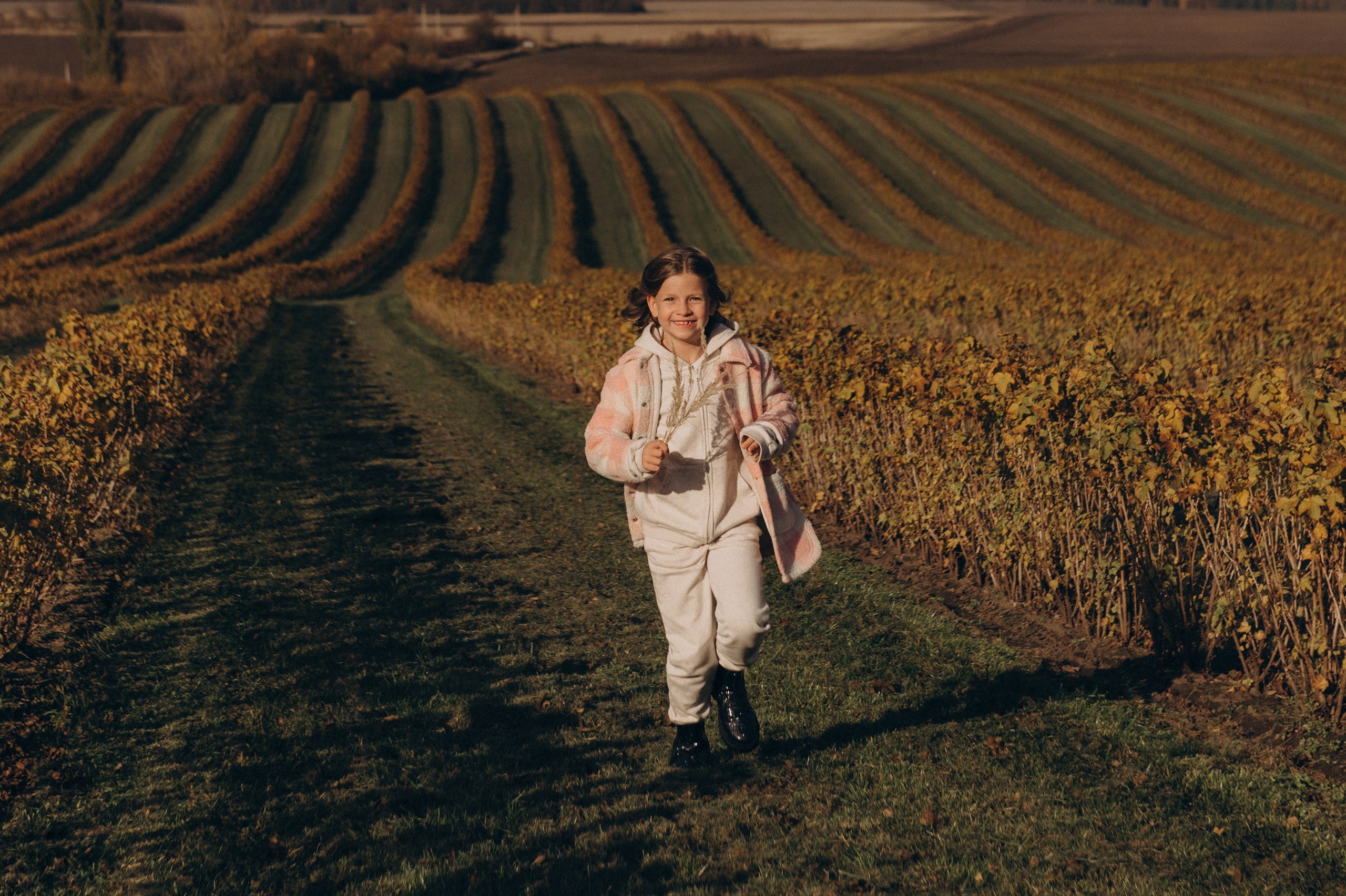 Дитячий фотограф Тернопіль, фотосесія дітей, фотосесія на природі, зйомка у Веселі козенята, фотосесія дня народження Тернопіль. Сімейний, дитячий та індивідуальний фотограф в м. Тернопіль, м. Львів