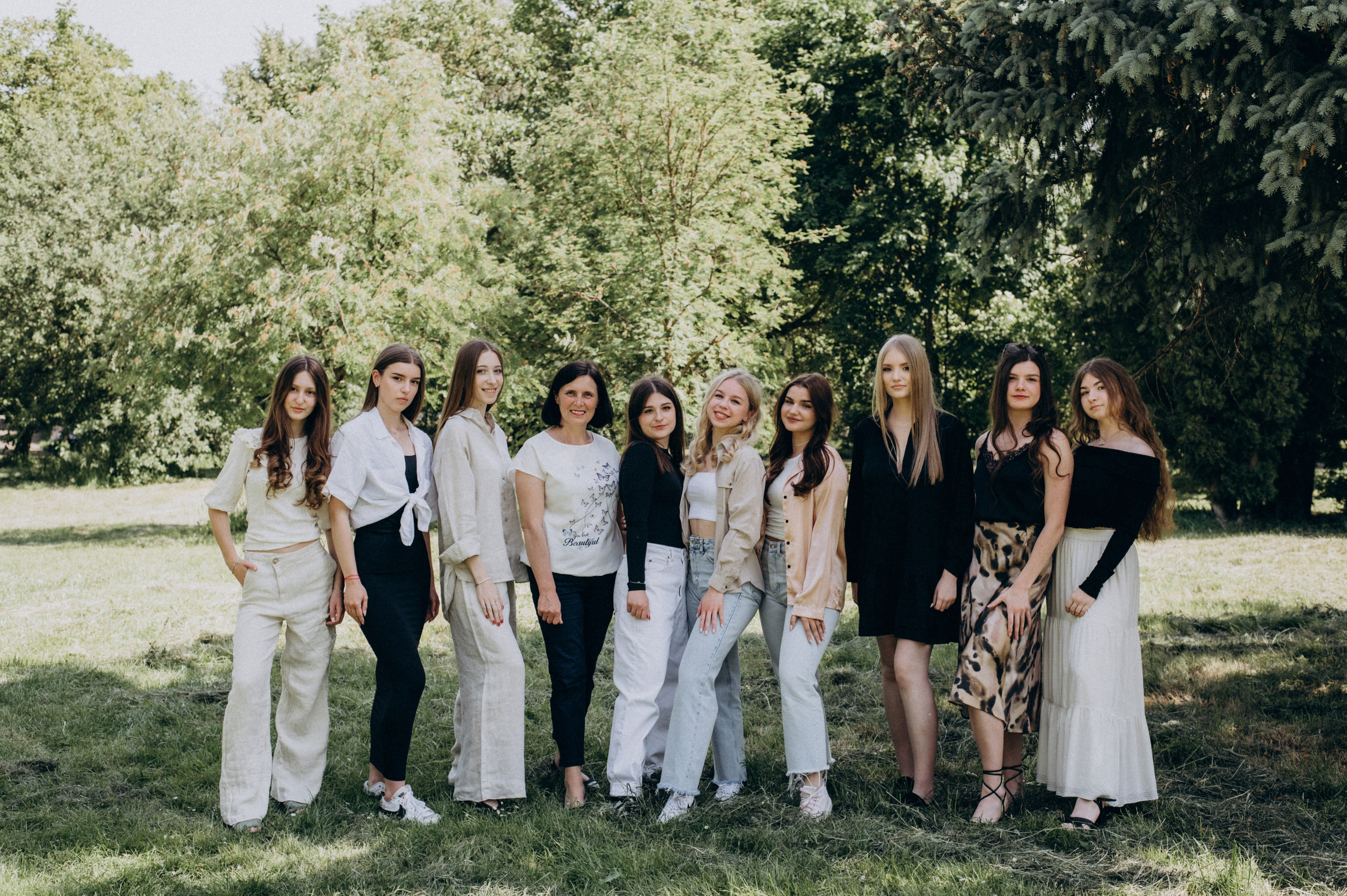 Фотосесія випускників, зйомка випускників Тернопіль Львів, випускні фотоальбоми Тернопіль, шкільні фотоальбоми Тернопіль. Сімейний, дитячий та індивідуальний фотограф в м. Тернопіль, м. Львів