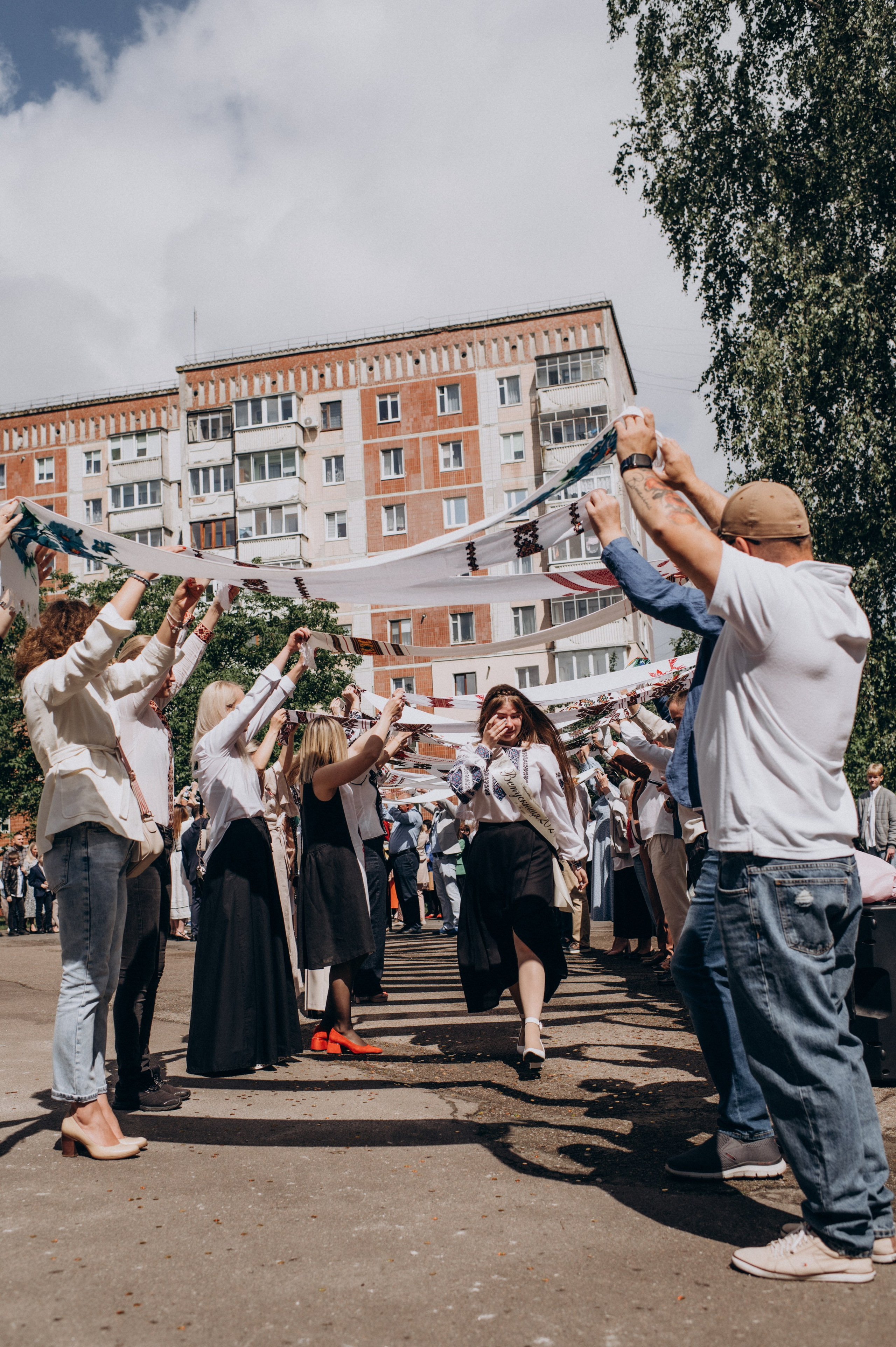 Фотосесія останнього дзвоника, фотосесія випускників Тернопіль, випускний 2024. Сімейний, дитячий та індивідуальний фотограф в м. Тернопіль, м. Львів