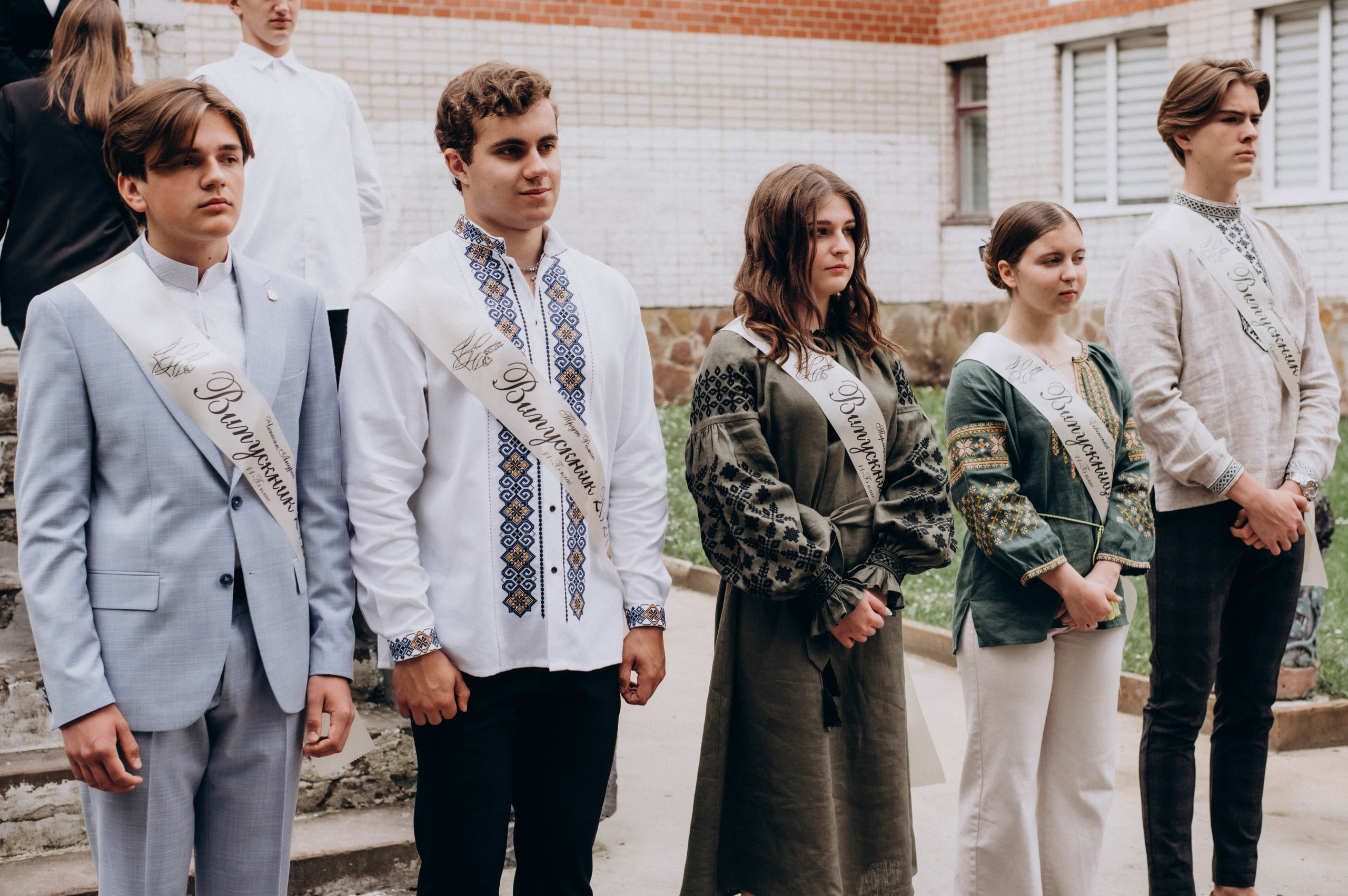 Фотосесія останнього дзвоника, фотосесія випускників Тернопіль, випускний 2024. Сімейний, дитячий та індивідуальний фотограф в м. Тернопіль, м. Львів