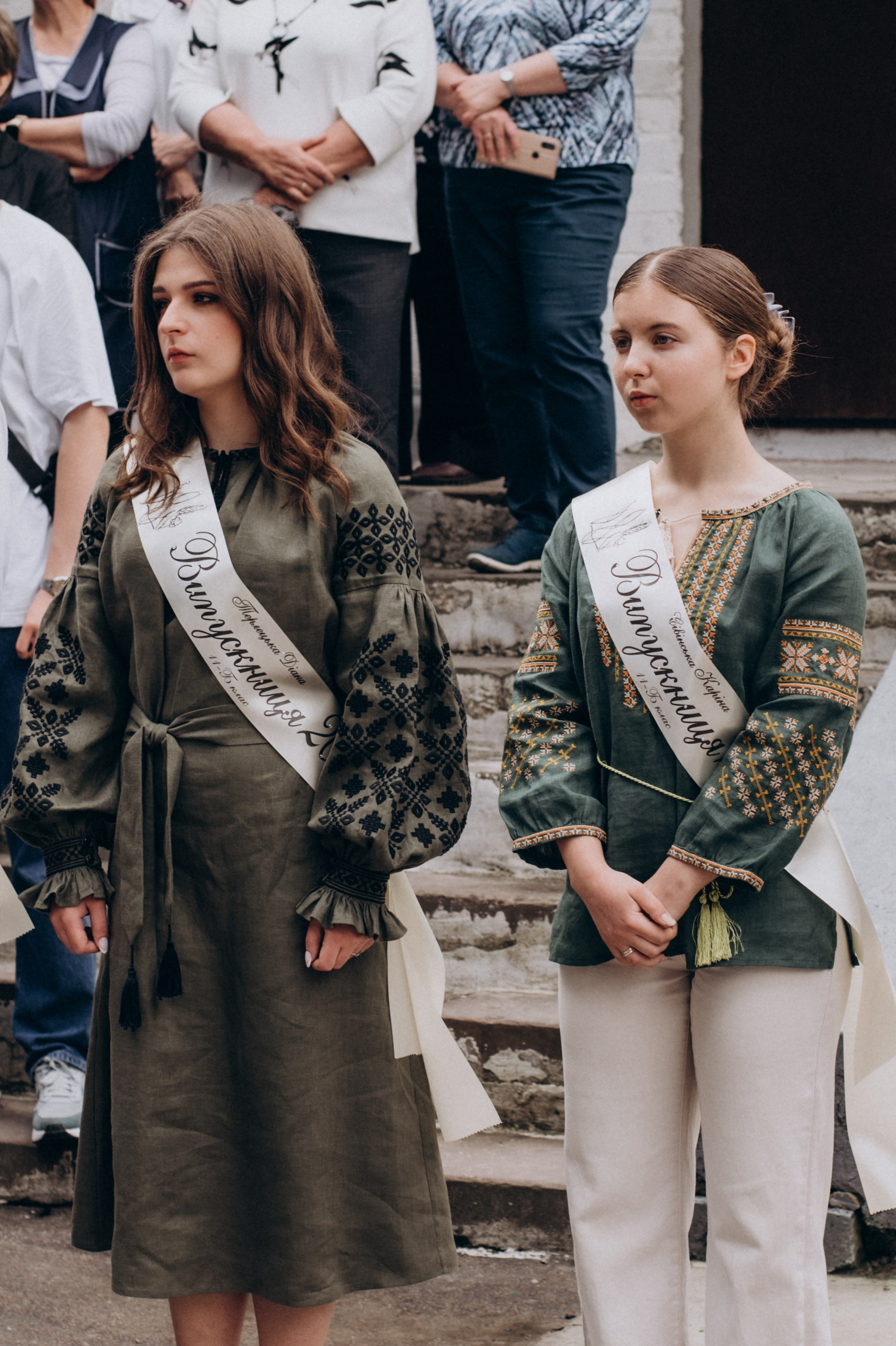 Фотосесія останнього дзвоника, фотосесія випускників Тернопіль, випускний 2024. Сімейний, дитячий та індивідуальний фотограф в м. Тернопіль, м. Львів