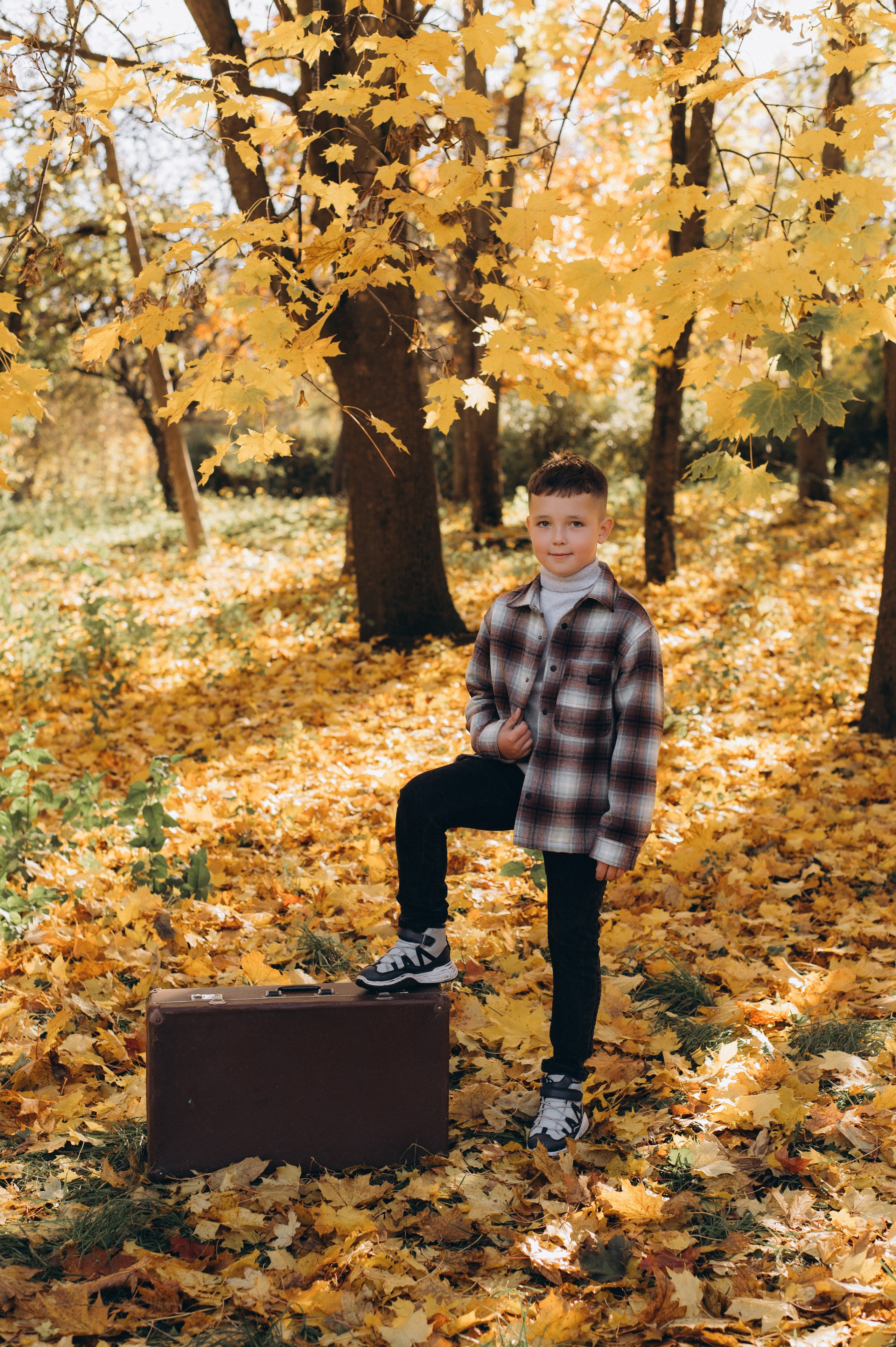 Осіння фотосесія 4 класу на віньєтки, випускні фотоальбоми Тернопіль, фотосесія випускників Тернопіль, шкільний випускний альбом Тернопіль. Сімейний, дитячий та індивідуальний фотограф в м. Тернопіль, м. Львів