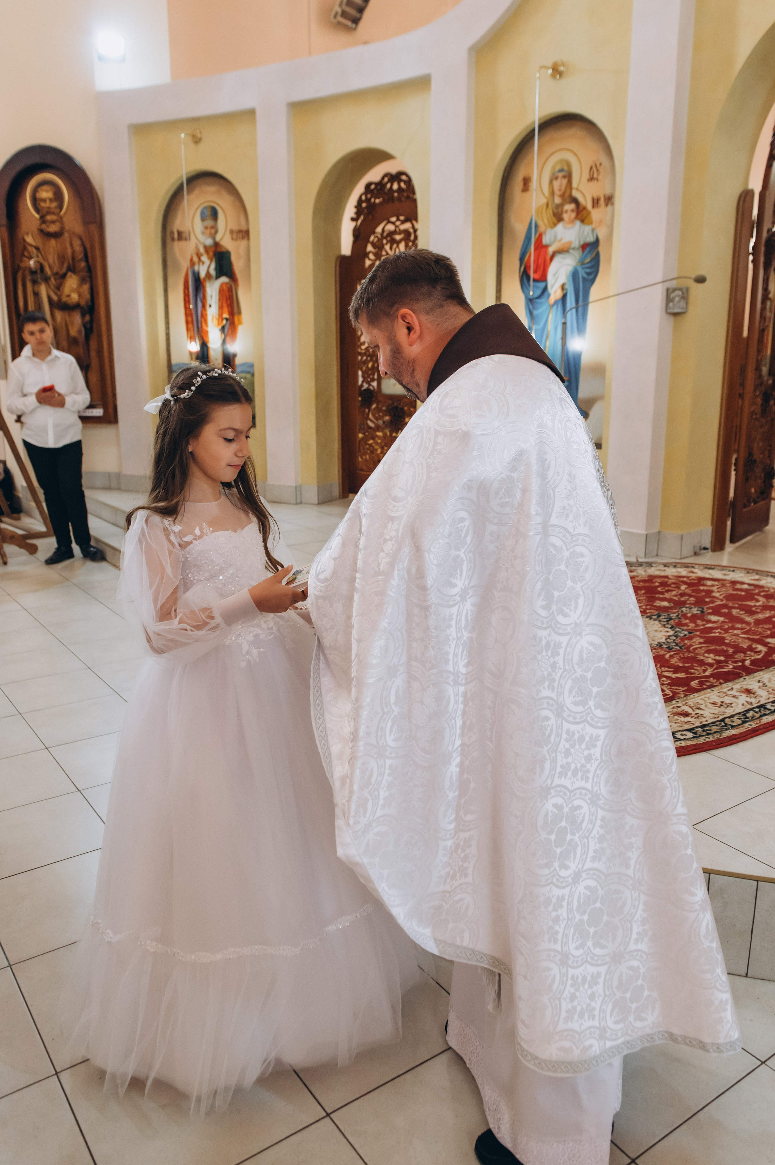 Фотосесія Причастя Тернопіль, зйомка Причастя, фотограф на Причастя Тернопіль, Причастя Львів, церква Петра і Павла. Сімейний, дитячий та індивідуальний фотограф в м. Тернопіль, м. Львів