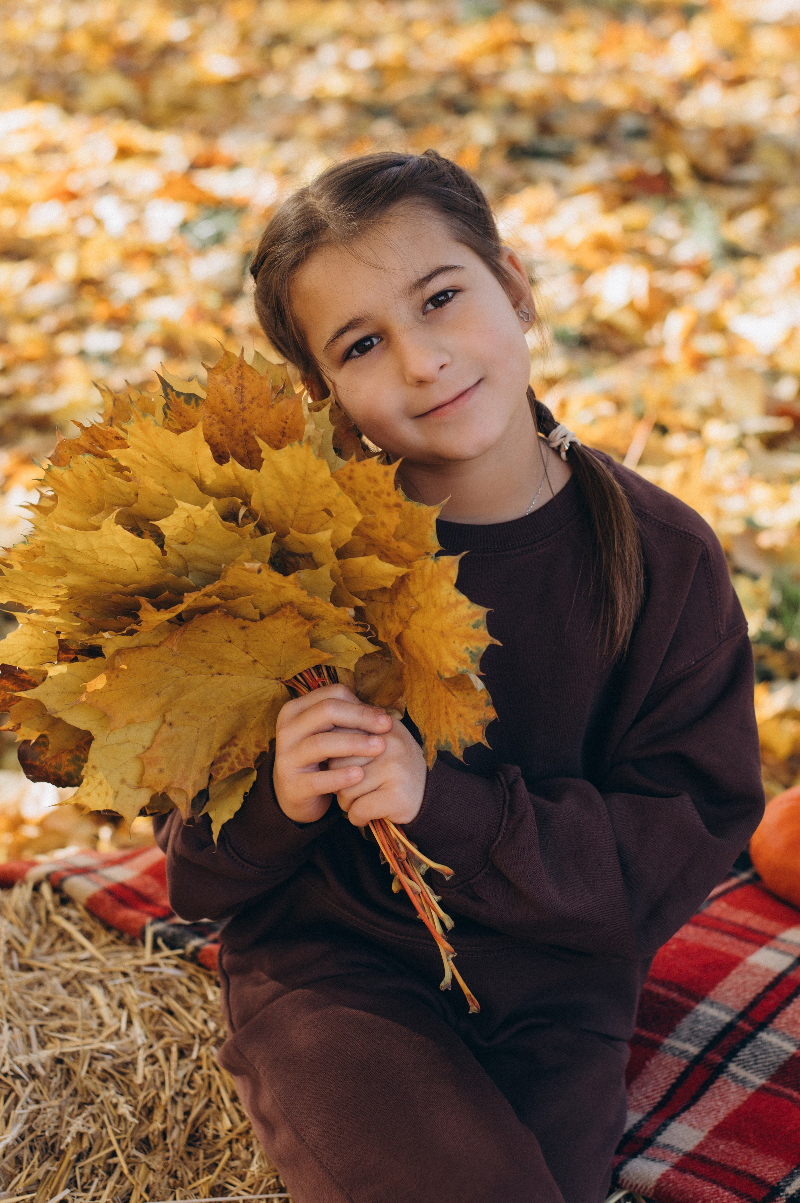 Осіння фотосесія 4 класу на віньєтки, випускні фотоальбоми Тернопіль, фотосесія випускників Тернопіль, шкільний випускний альбом Тернопіль. Сімейний, дитячий та індивідуальний фотограф в м. Тернопіль, м. Львів