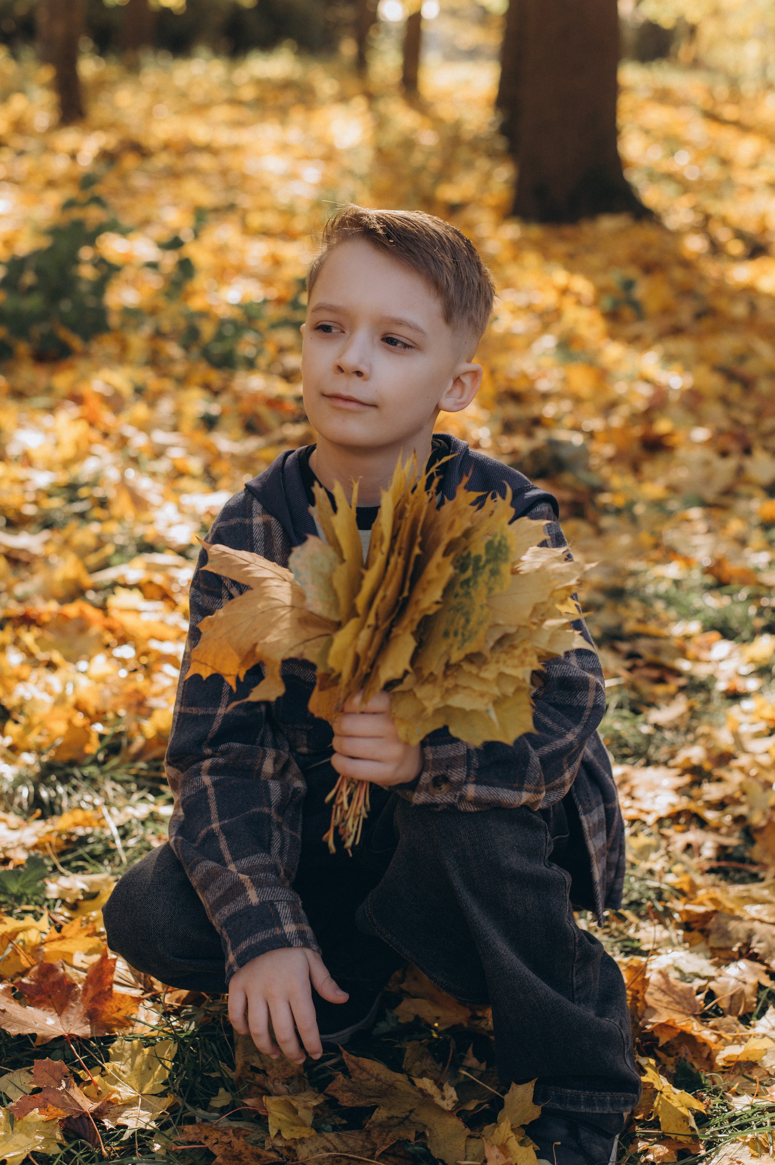 Осіння фотосесія 4 класу на віньєтки, випускні фотоальбоми Тернопіль, фотосесія випускників Тернопіль, шкільний випускний альбом Тернопіль. Сімейний, дитячий та індивідуальний фотограф в м. Тернопіль, м. Львів