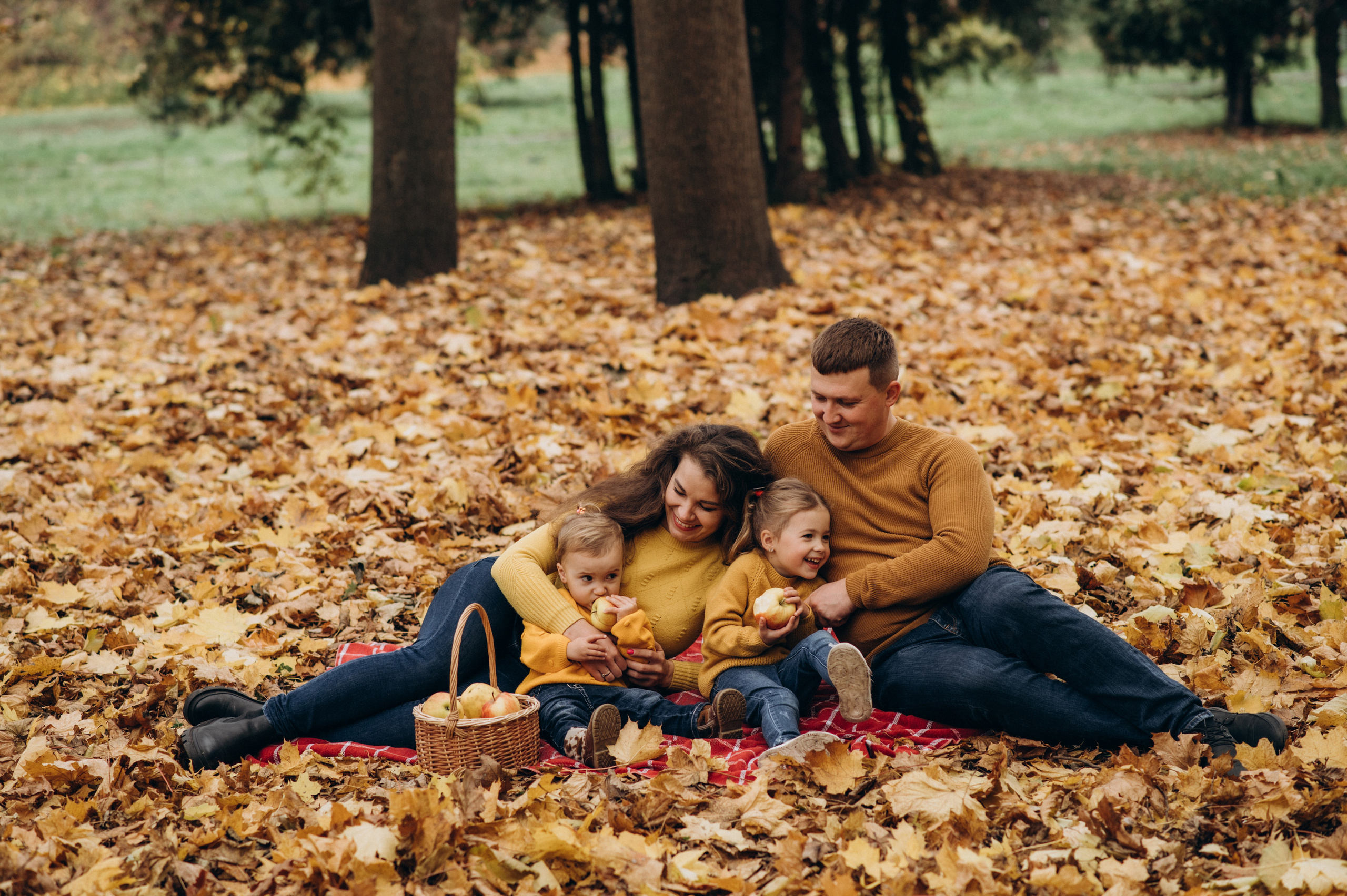 Осіння сімейна фотосесія. Сімейний, дитячий та індивідуальний фотограф в м. Тернопіль, м. Львів
