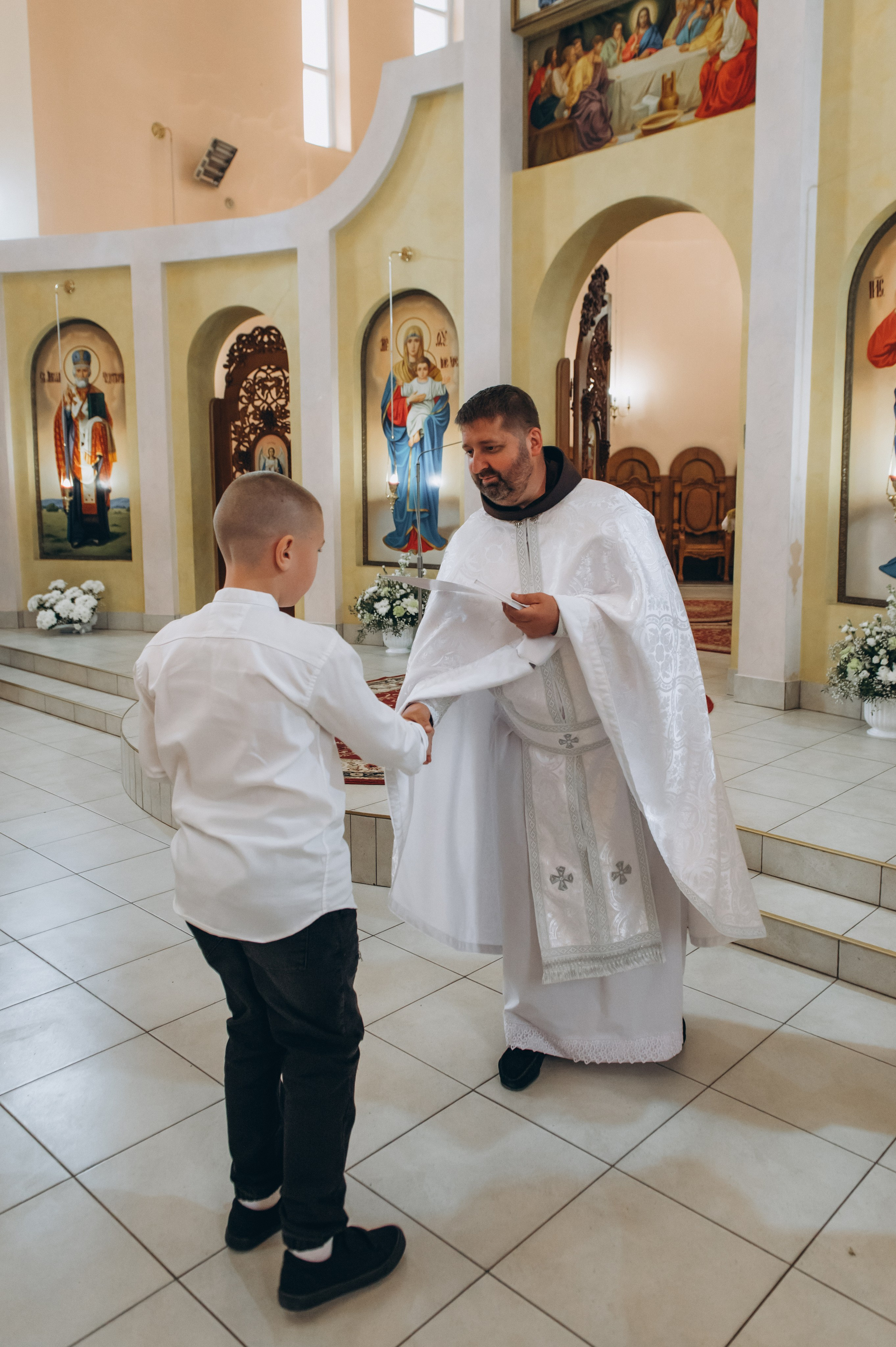 Фотосесія Причастя Тернопіль, зйомка Причастя, фотограф на Причастя Тернопіль, Причастя Львів, церква Петра і Павла. Сімейний, дитячий та індивідуальний фотограф в м. Тернопіль, м. Львів