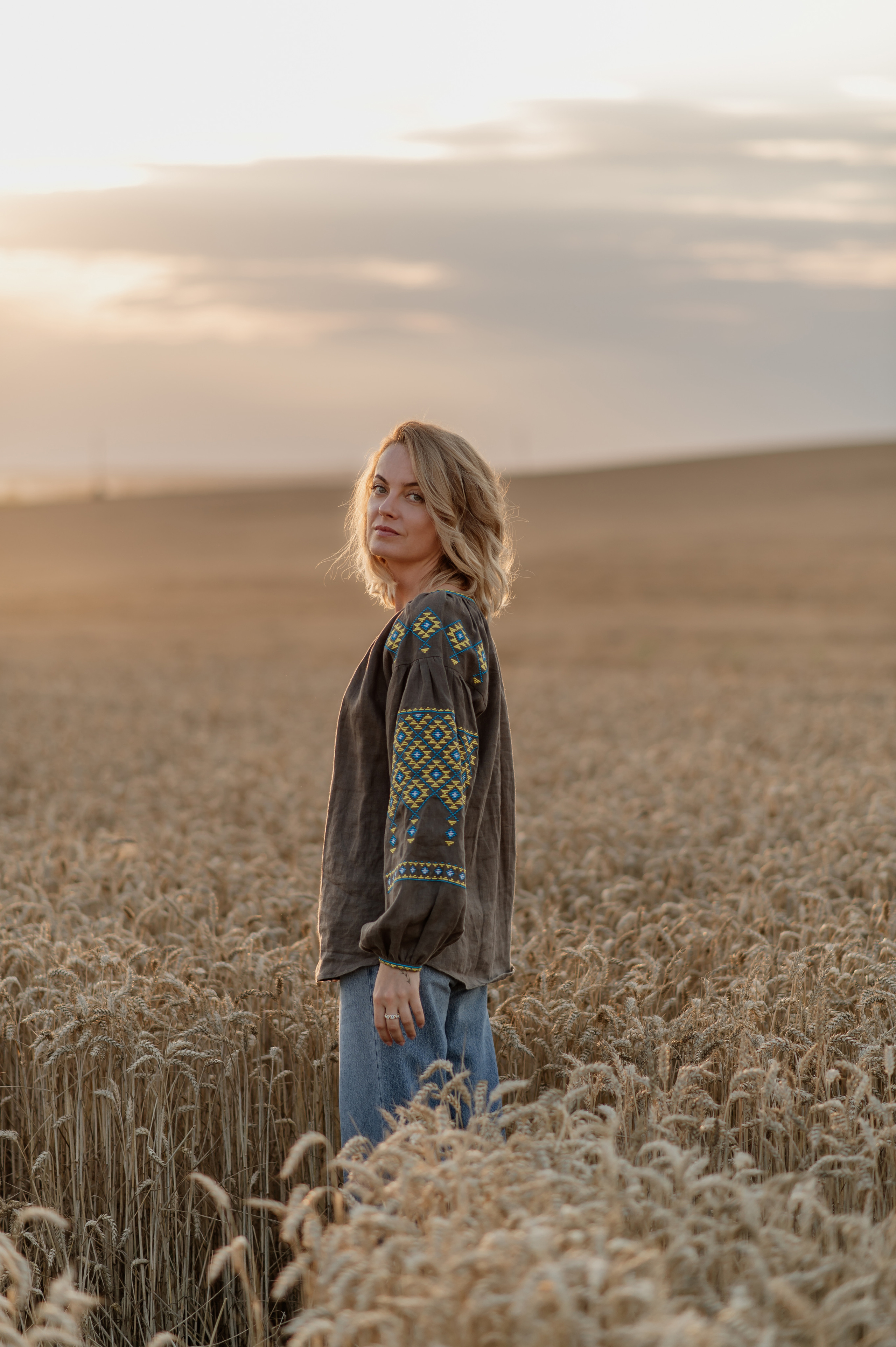 Фотосесія в пшениці та соняхах. Сімейний, дитячий та індивідуальний фотограф в м. Тернопіль, м. Львів