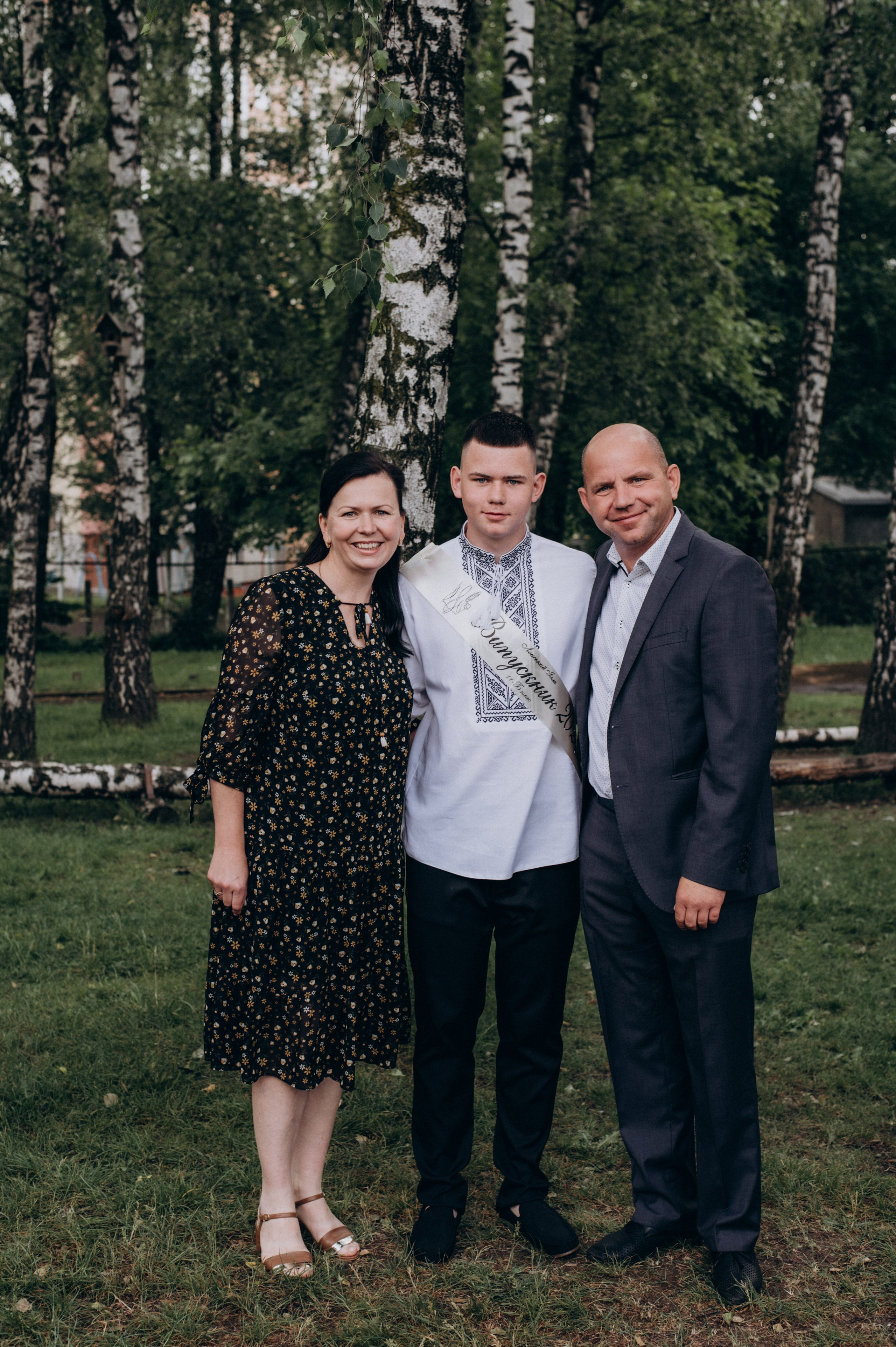 Фотосесія останнього дзвоника, фотосесія випускників Тернопіль, випускний 2024. Сімейний, дитячий та індивідуальний фотограф в м. Тернопіль, м. Львів