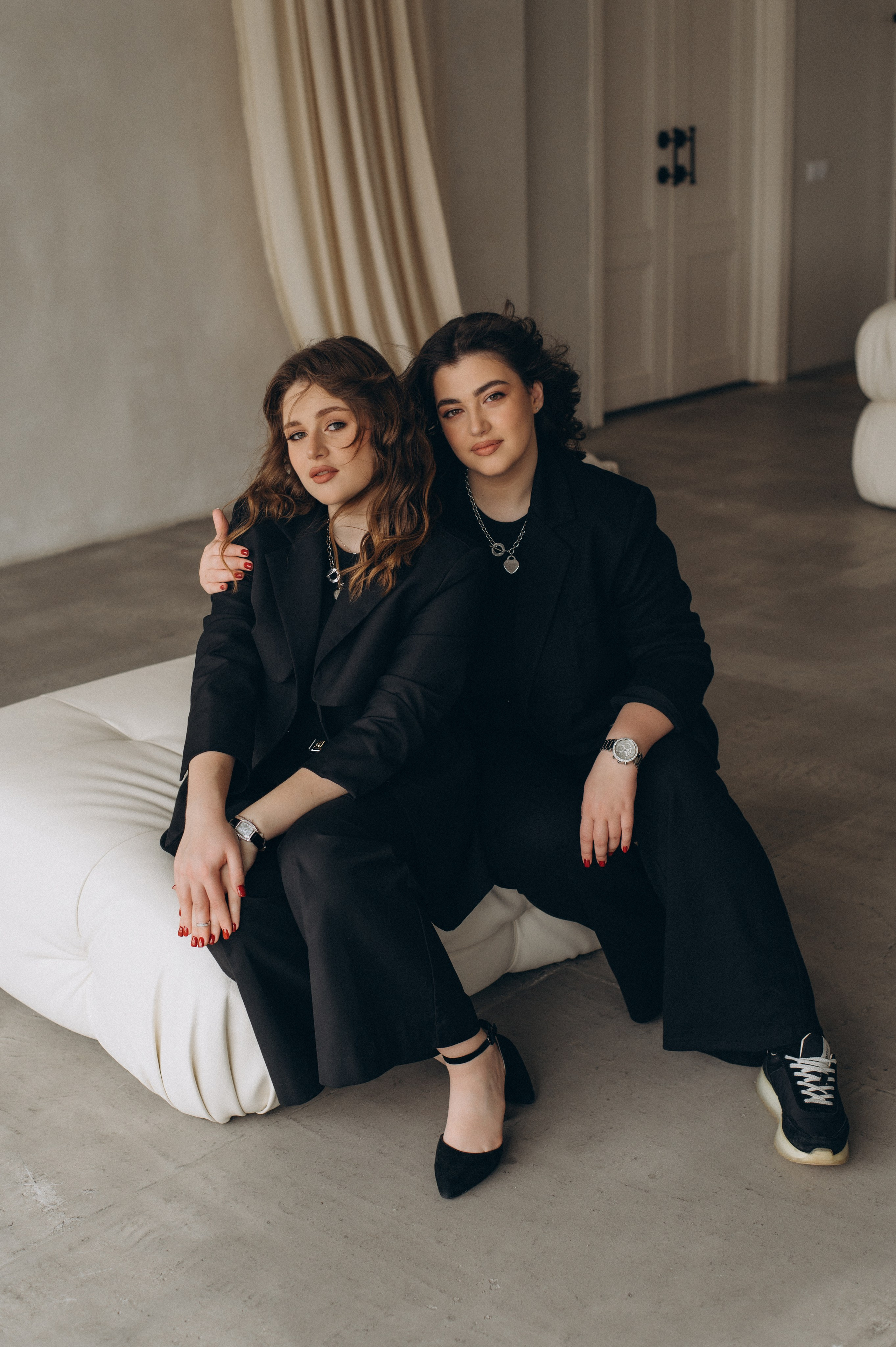 Сімейна фотосесія мами і донечок, сімейний фотограф Тернопіль, портретний фотограф Тернопіль, портретна фотосесія Львів. Сімейний, дитячий та індивідуальний фотограф в м. Тернопіль, м. Львів