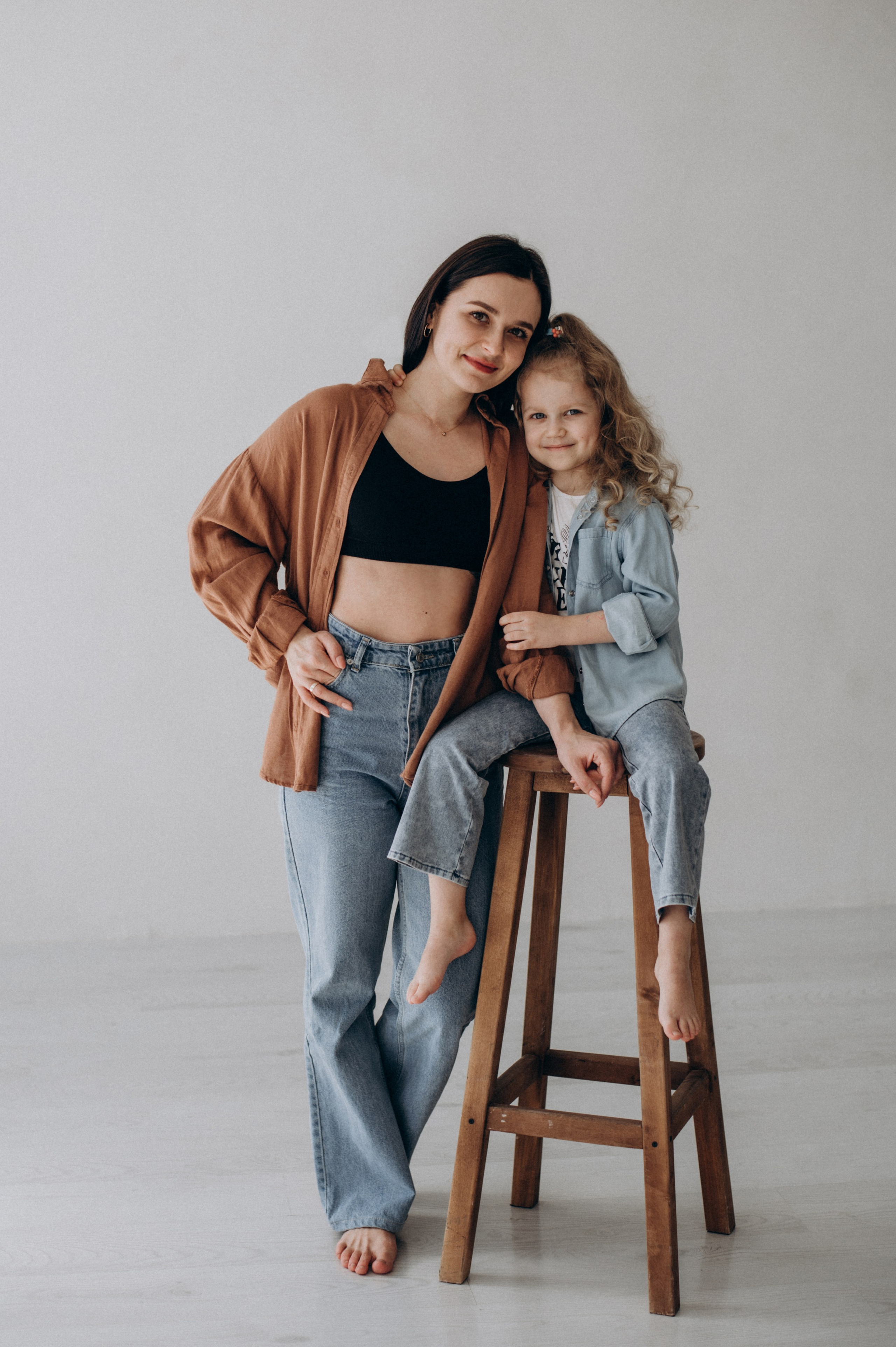 Сімейна фотосесія у студії, зйомка мами і дитини фотосесія Тернопіль Львів. Сімейний, дитячий та індивідуальний фотограф в м. Тернопіль, м. Львів