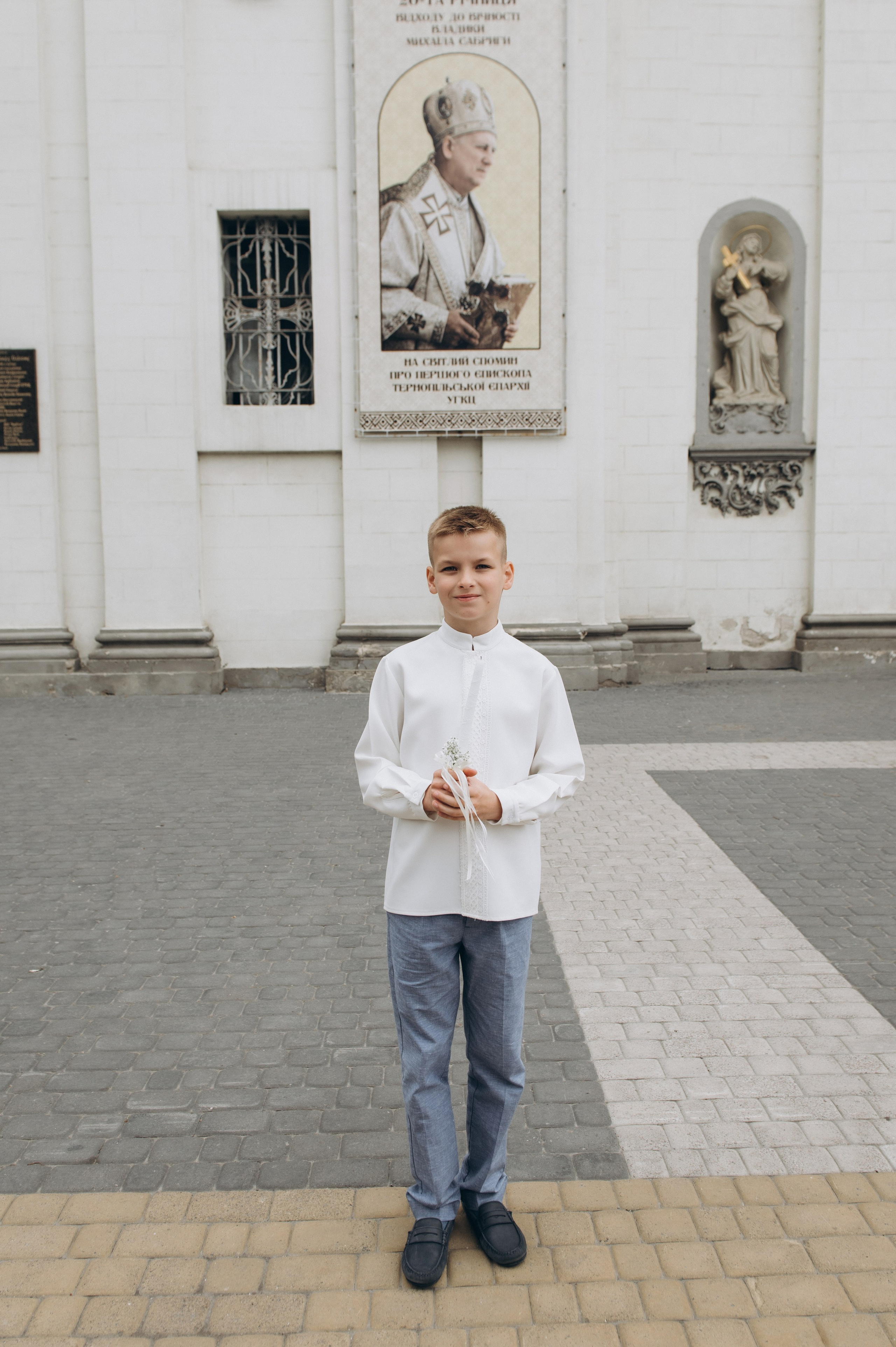 Фотосесія Першого Причастя Тернопіль, фотосесія Причастя Тернопіль, Таїнство Першого Причастя Тернопіль, Катедра Причастя Тернопіль. Сімейний, дитячий та індивідуальний фотограф в м. Тернопіль, м. Львів