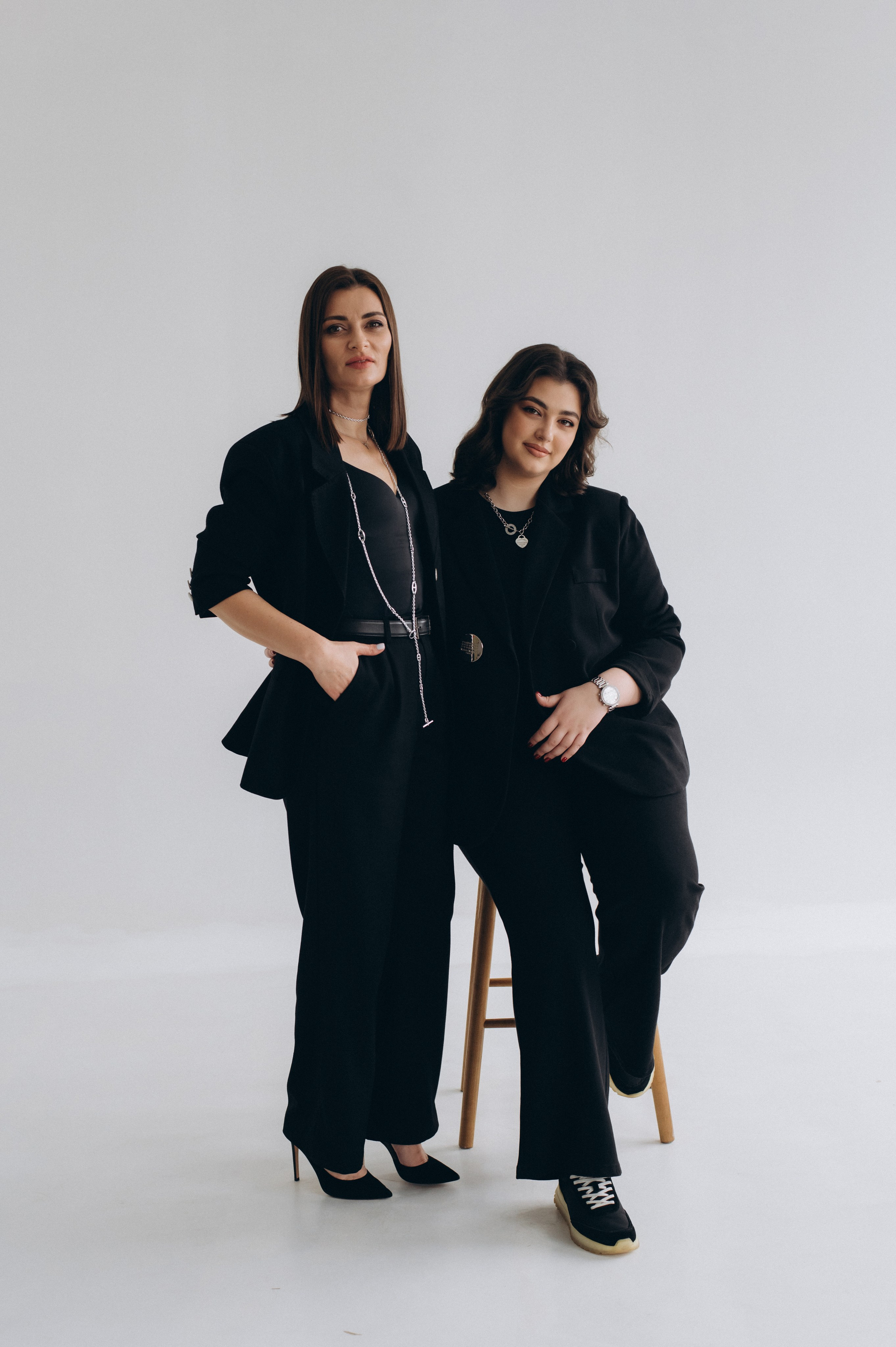 Сімейна фотосесія мами і донечок, сімейний фотограф Тернопіль, портретний фотограф Тернопіль, портретна фотосесія Львів. Сімейний, дитячий та індивідуальний фотограф в м. Тернопіль, м. Львів