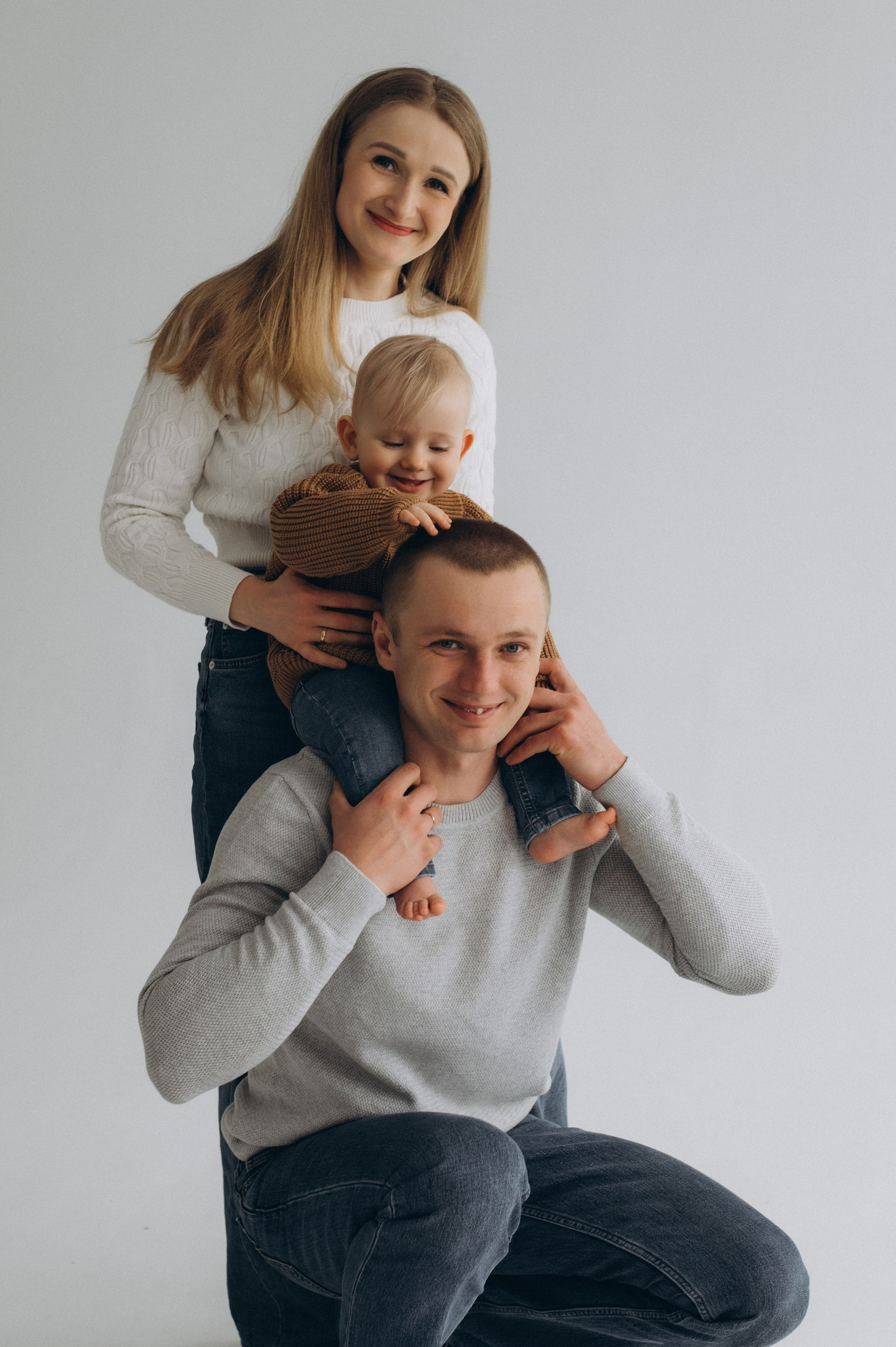 Зйомка дня народження дитини, фотосесія 1 рік Тернопіль, сімейний фотограф Тернопіль, сімейна фотосесія Тернопіль, перший тортик малюка. Сімейний, дитячий та індивідуальний фотограф в м. Тернопіль, м. Львів