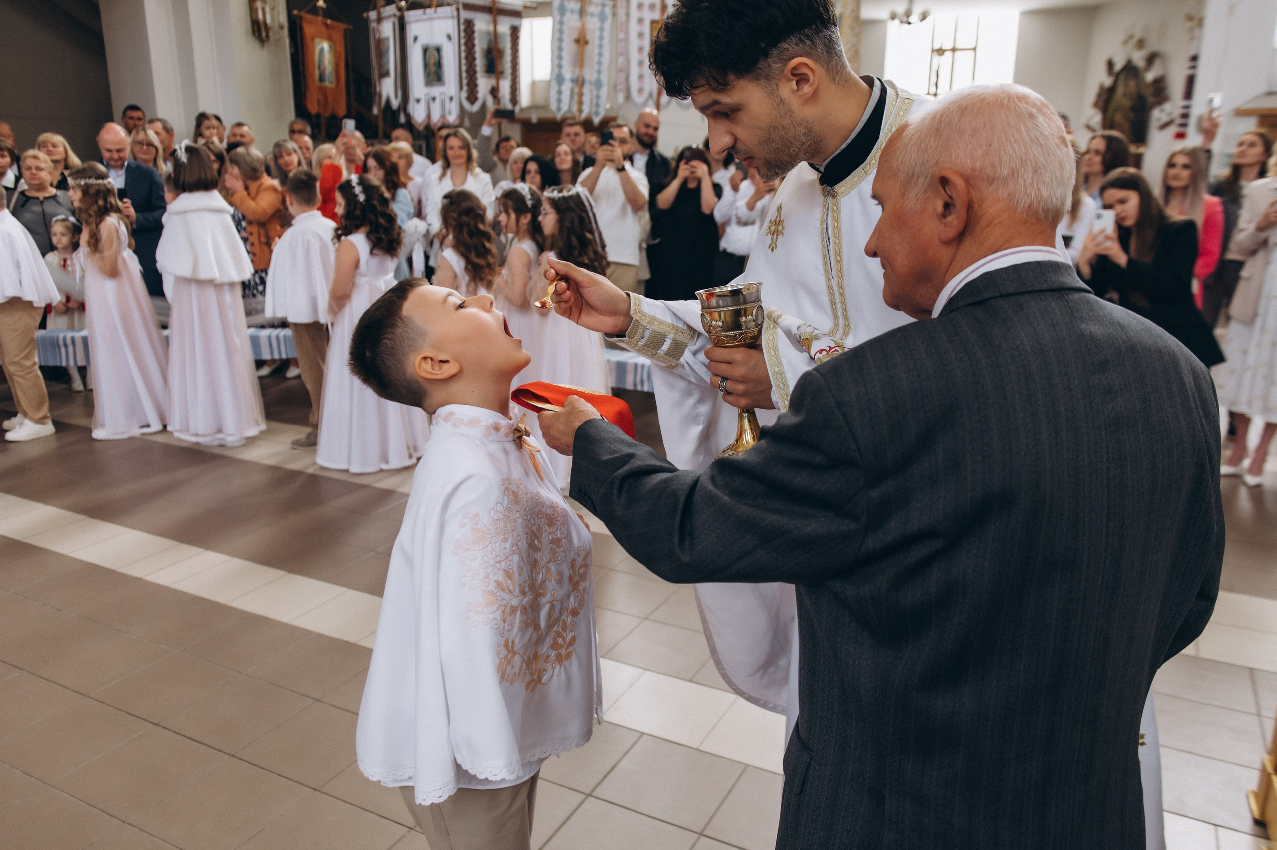 Фотосесія Причастя Тернопіль, зйомка Причастя, фотограф на Причастя Тернопіль, Причастя Львів, Причастя церква Михаїла Тернопіль. Сімейний, дитячий та індивідуальний фотограф в м. Тернопіль, м. Львів