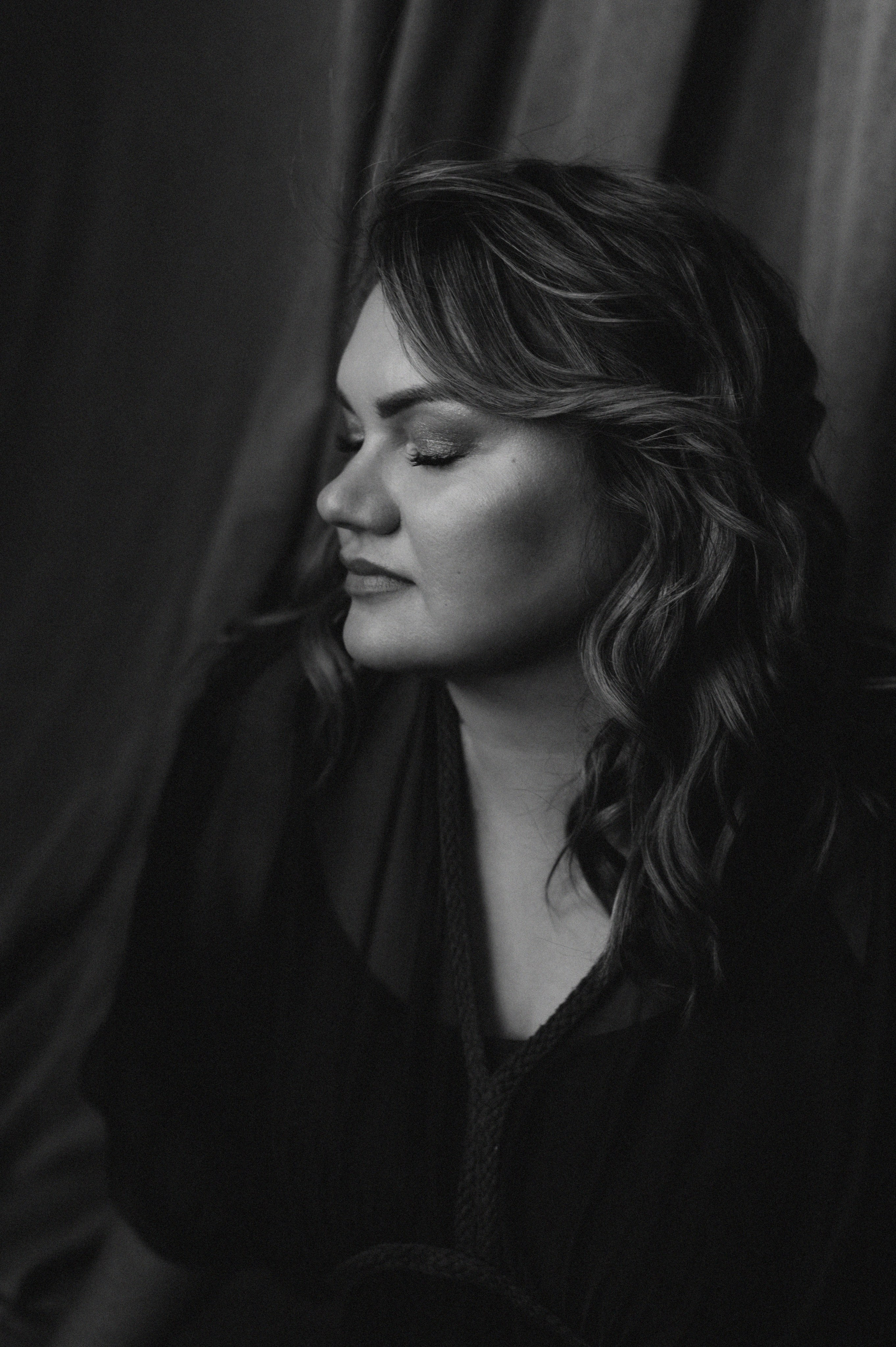 Індивідуальна фотосесія у студії Тернопіль, індивідуальна зйомка Львів. Сімейний, дитячий та індивідуальний фотограф в м. Тернопіль, м. Львів