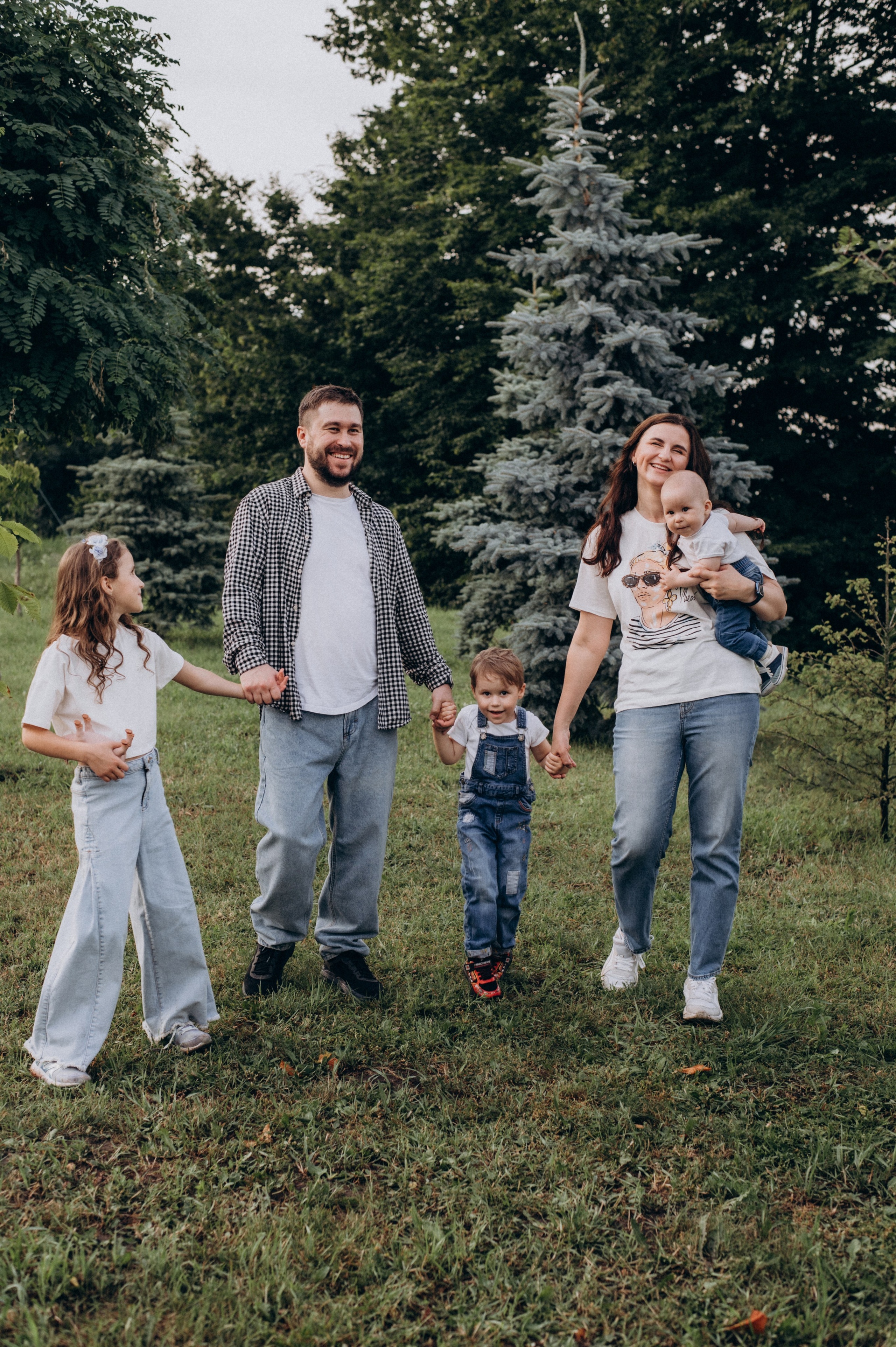 Сімейна фотосесія Тернопіль, сімейний фотограф Тернопіль, зйомка великої сімї. Сімейний, дитячий та індивідуальний фотограф в м. Тернопіль, м. Львів