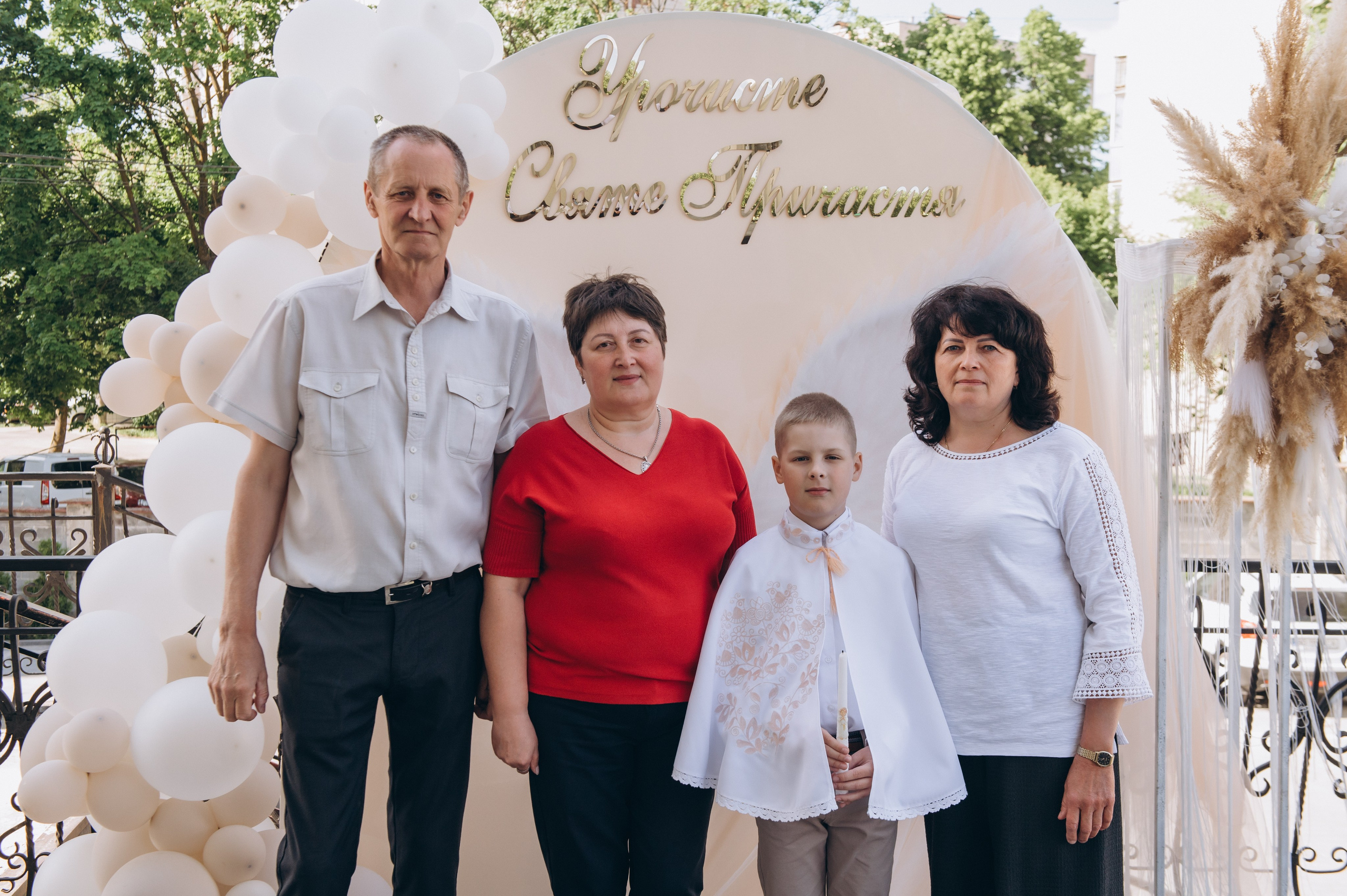 Фотосесія Причастя Тернопіль церква Св Михаїла, фотограф на Причастя Тернопіль, фотосесія Літургії Причастя Тернопіль. Сімейний, дитячий та індивідуальний фотограф в м. Тернопіль, м. Львів