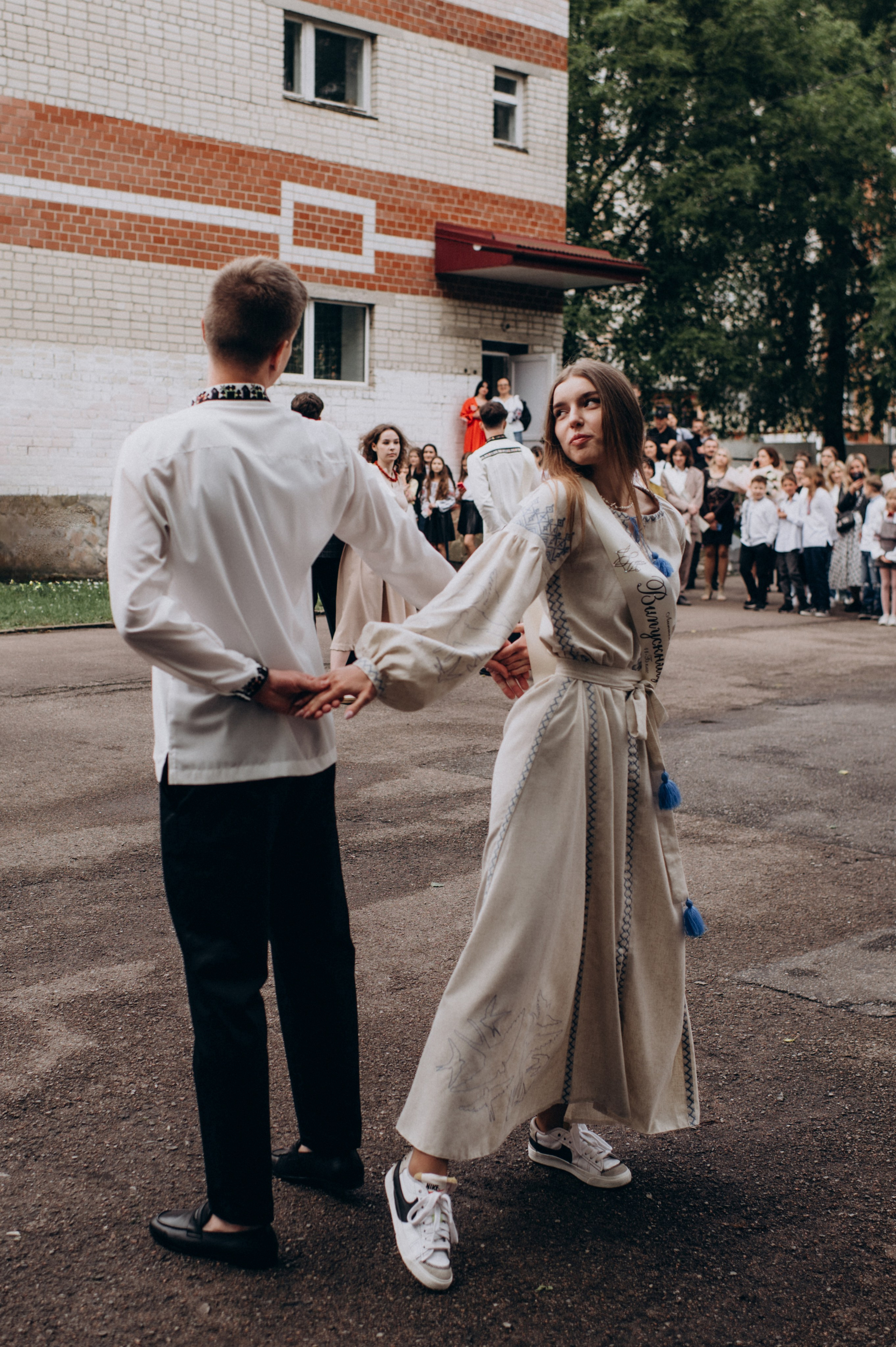 Фотосесія останнього дзвоника, фотосесія випускників Тернопіль, випускний 2024. Сімейний, дитячий та індивідуальний фотограф в м. Тернопіль, м. Львів