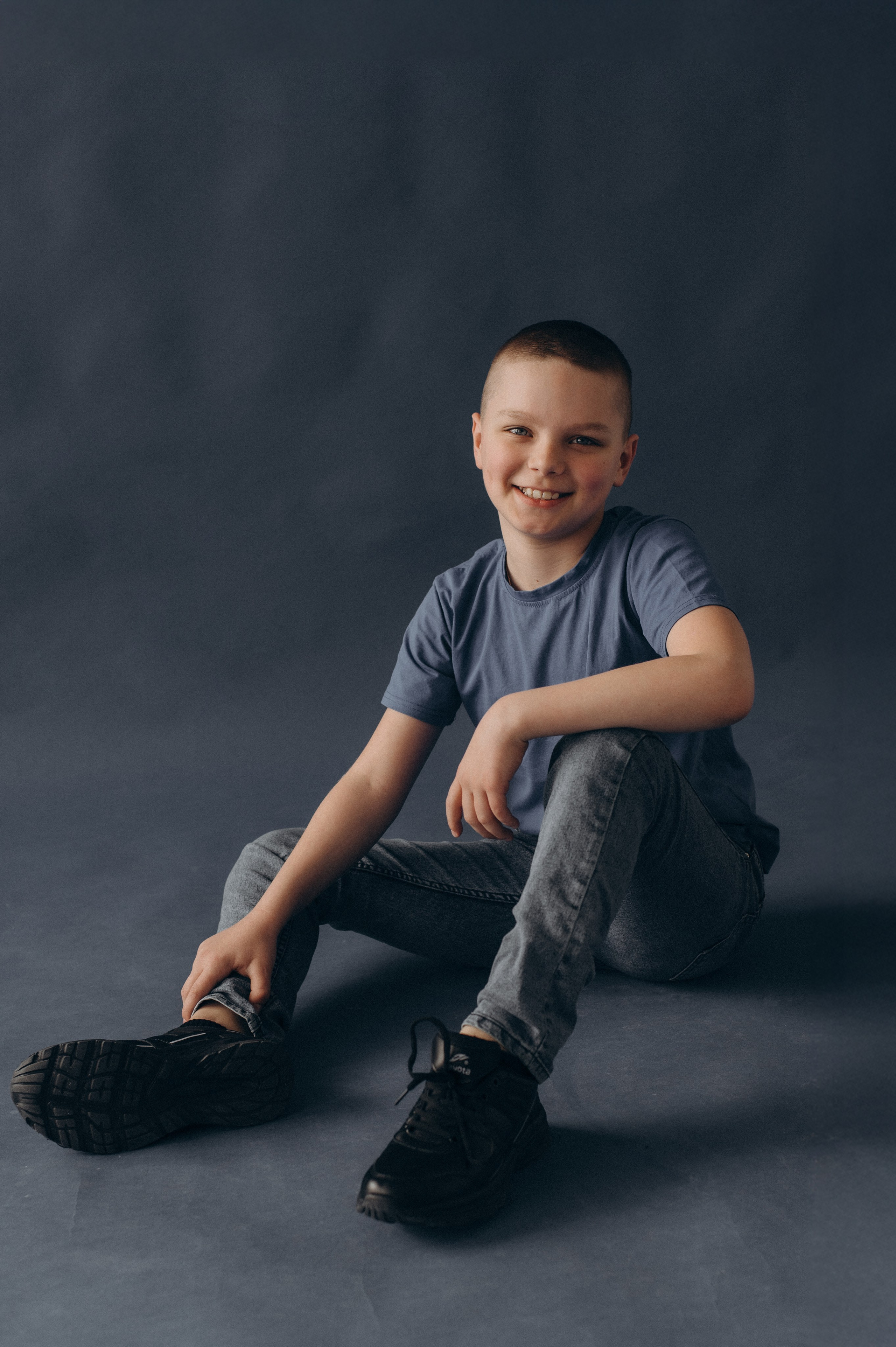 Шкільна фотосесія на віньєтки Тернопіль, шкільні альбоми, фотосесія випускників Тернопіль, випускний альбом, фотограф випускний Тернопіль. Сімейний, дитячий та індивідуальний фотограф в м. Тернопіль, м. Львів