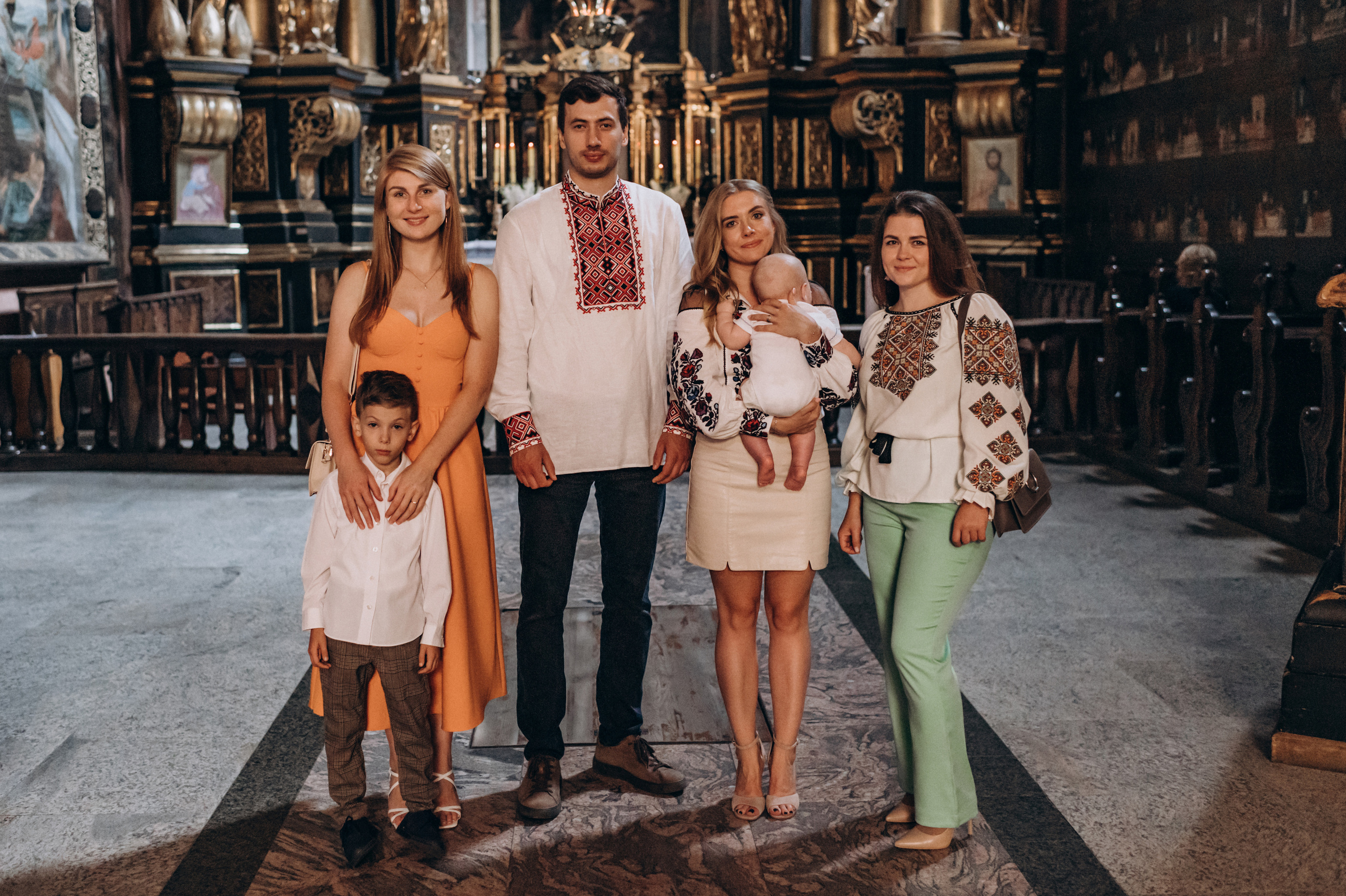 Хрещення Марка, Бернардинський монастир, Львів. Сімейний, дитячий та індивідуальний фотограф в м. Тернопіль, м. Львів