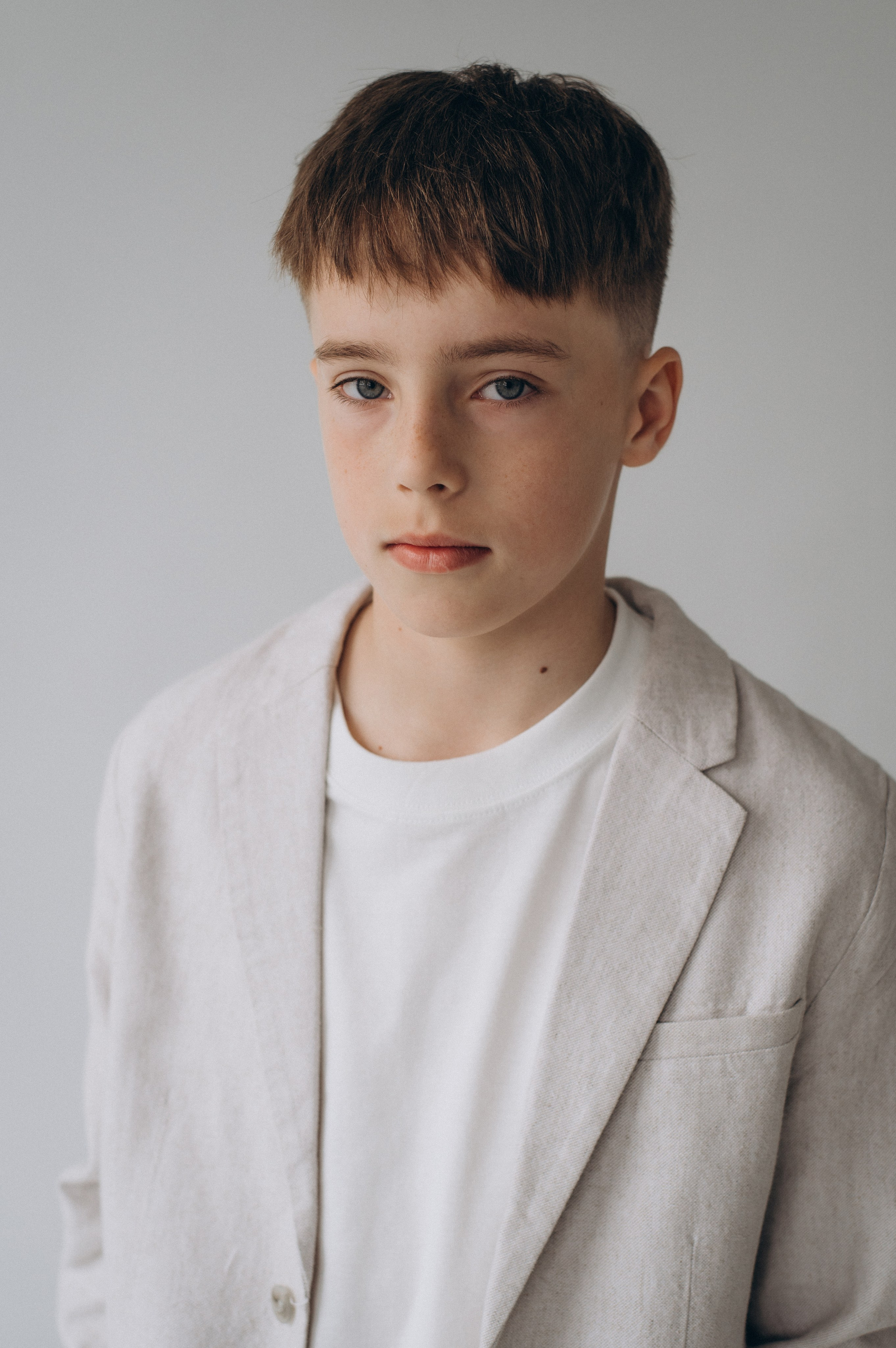 Шкільна фотосесія на віньєтки Тернопіль, фотосесія випускників Тернопіль, зйомка на віньєтки, шкільні фотоальбоми Тернопіль. Сімейний, дитячий та індивідуальний фотограф в м. Тернопіль, м. Львів