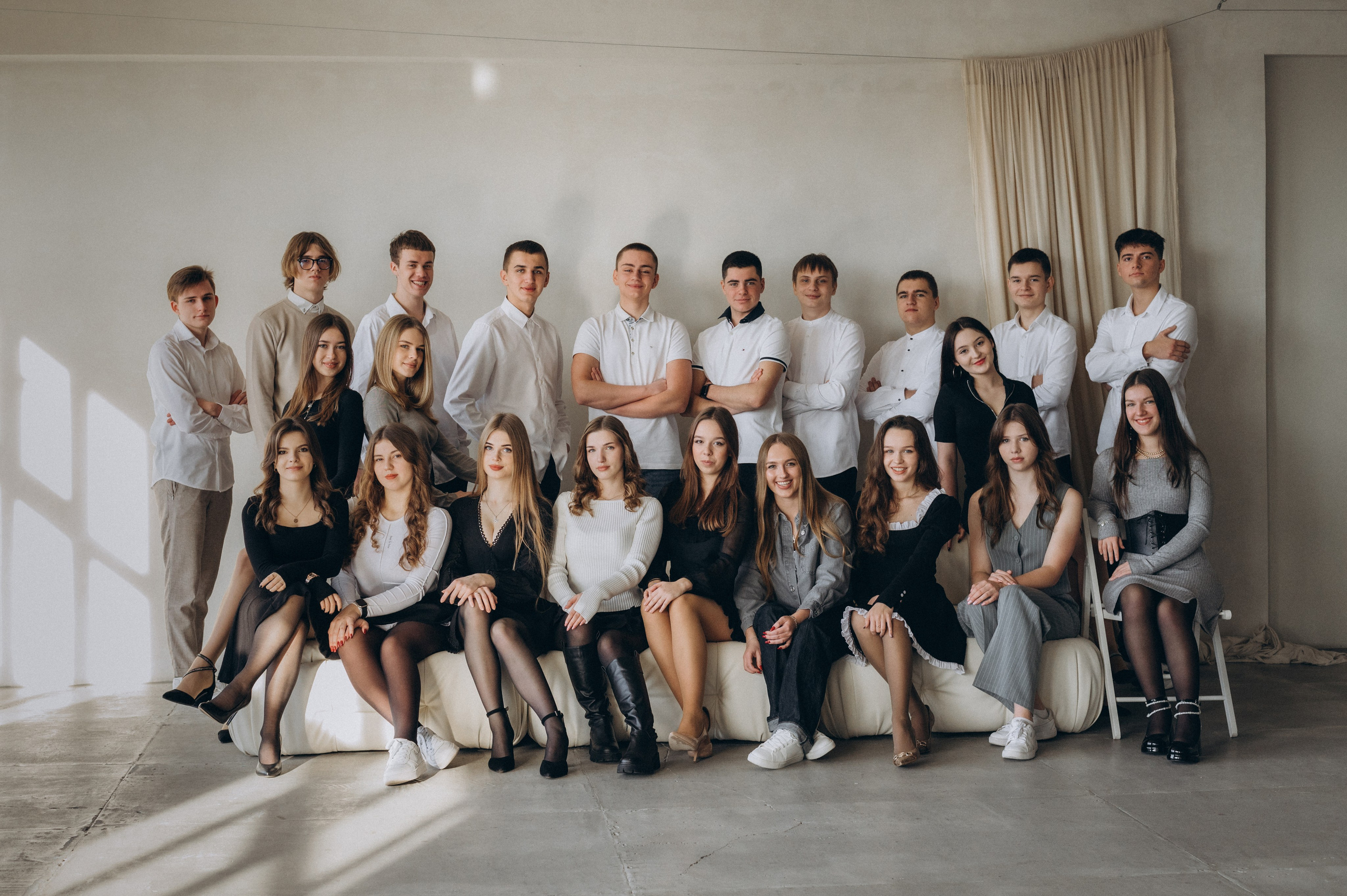 Фотосесія випускників, фотосесія на віньєтки Тернопіль, випускники Тернопіль, випуск 2025. Сімейний, дитячий та індивідуальний фотограф в м. Тернопіль, м. Львів