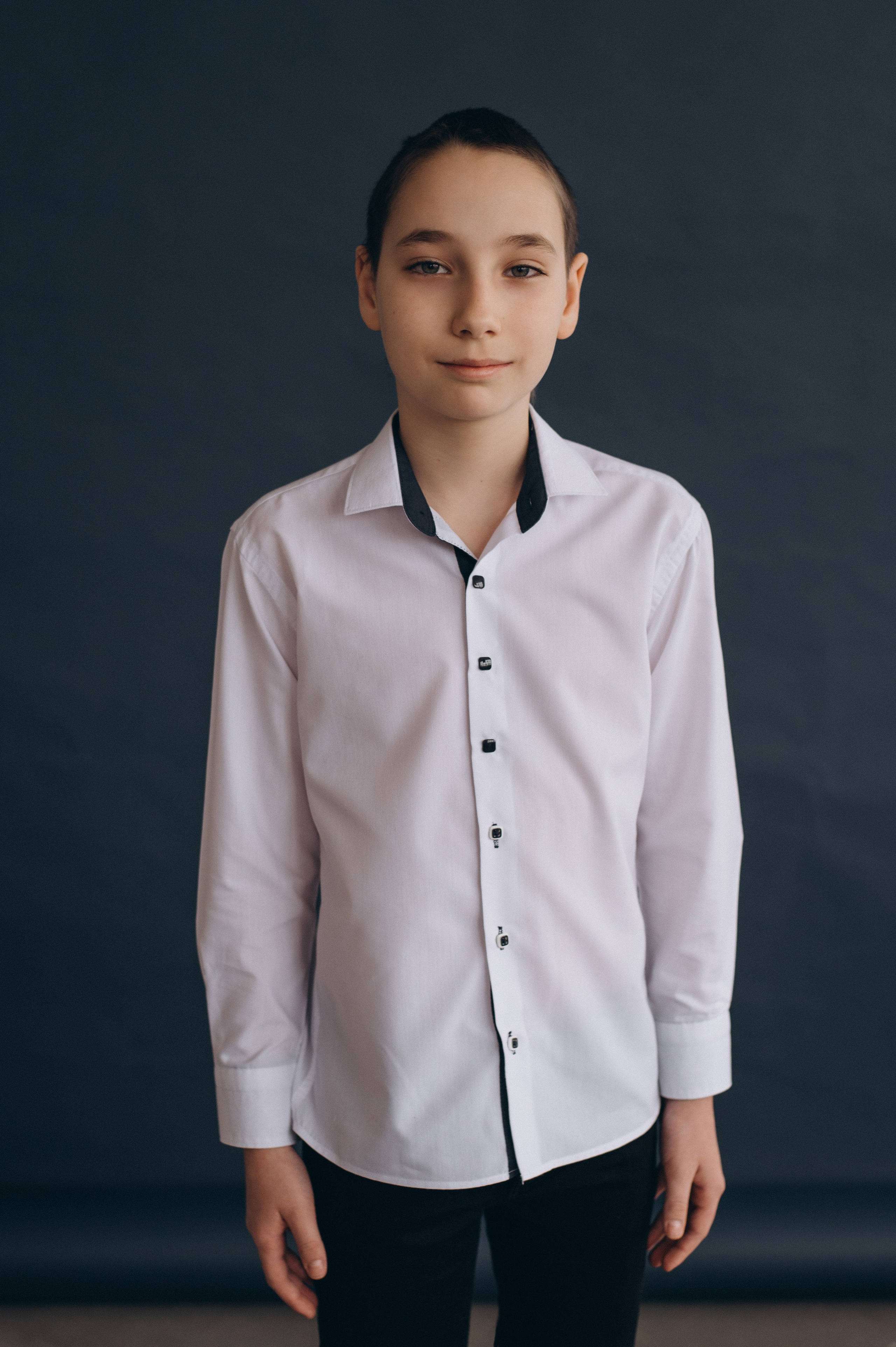 Фотосесія школярів у студії на шкільні фотоальбоми віньєтки Тернопіль, фотосесія випускників Тернопіль, шкільні фотокниги Тернопіль. Сімейний, дитячий та індивідуальний фотограф в м. Тернопіль, м. Львів