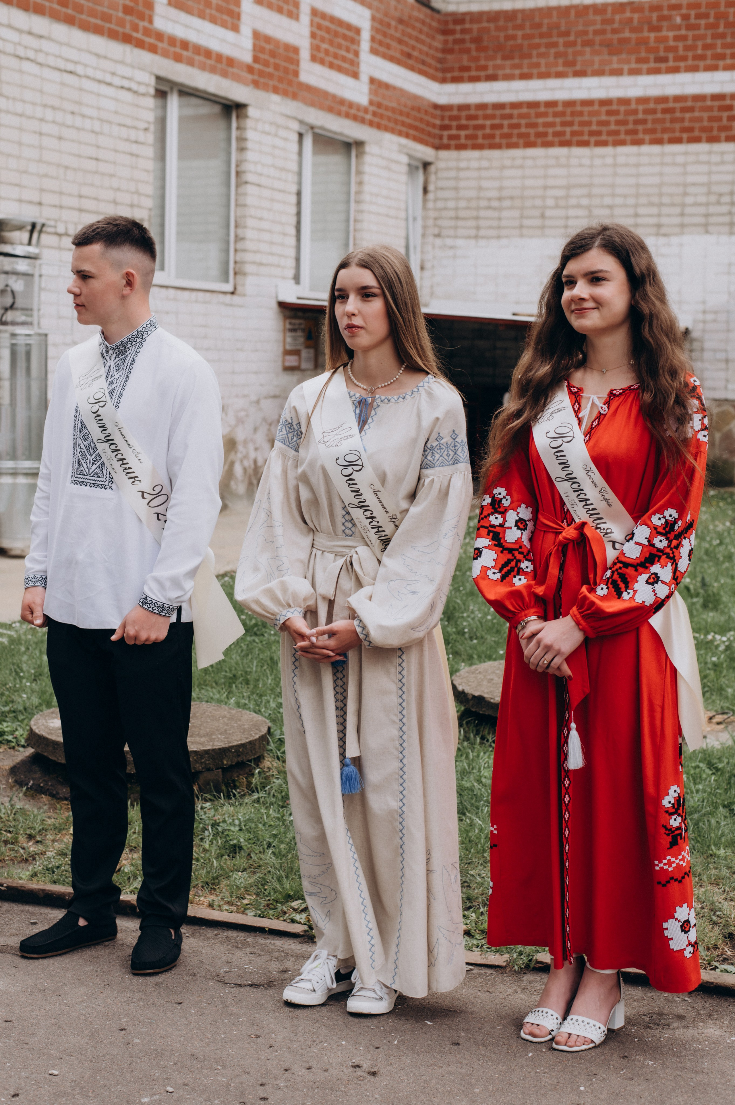 Фотосесія останнього дзвоника, фотосесія випускників Тернопіль, випускний 2024. Сімейний, дитячий та індивідуальний фотограф в м. Тернопіль, м. Львів