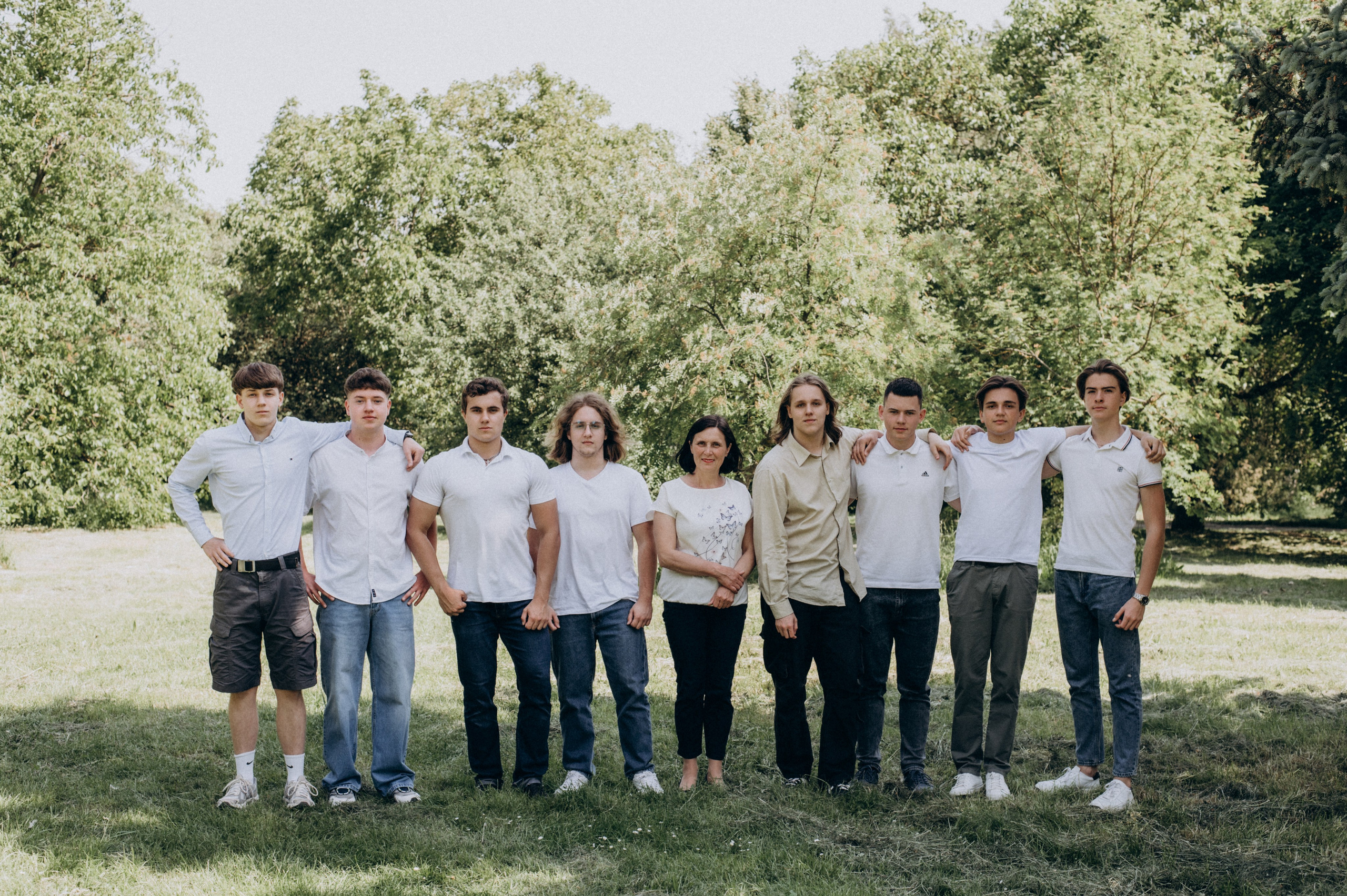 Фотосесія випускників, зйомка випускників Тернопіль Львів, випускні фотоальбоми Тернопіль, шкільні фотоальбоми Тернопіль. Сімейний, дитячий та індивідуальний фотограф в м. Тернопіль, м. Львів