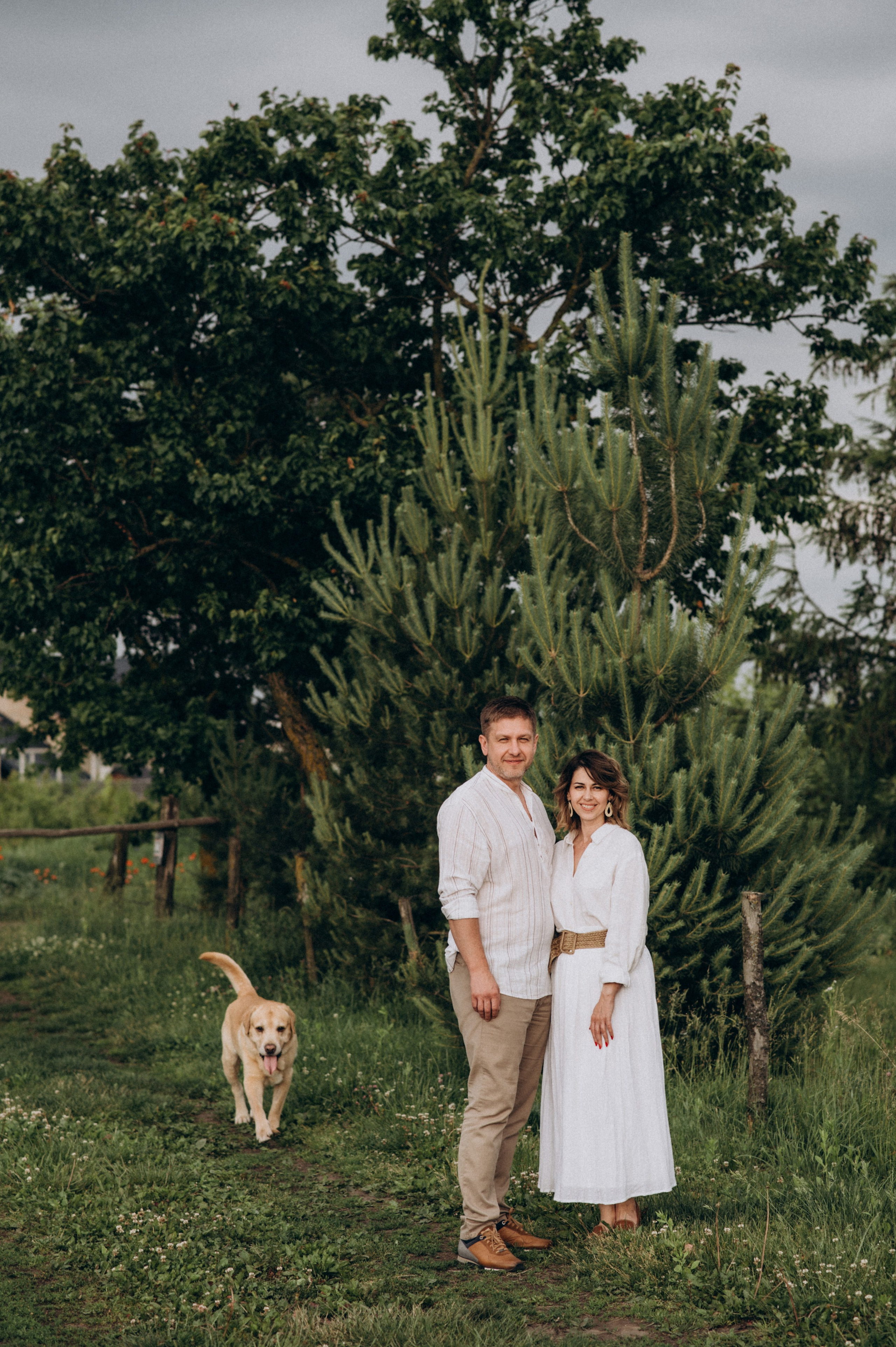 Сімейна фотосесія на природі, зйомка з собакою, фотосесія лавсторі Тернопіль. Сімейний, дитячий та індивідуальний фотограф в м. Тернопіль, м. Львів