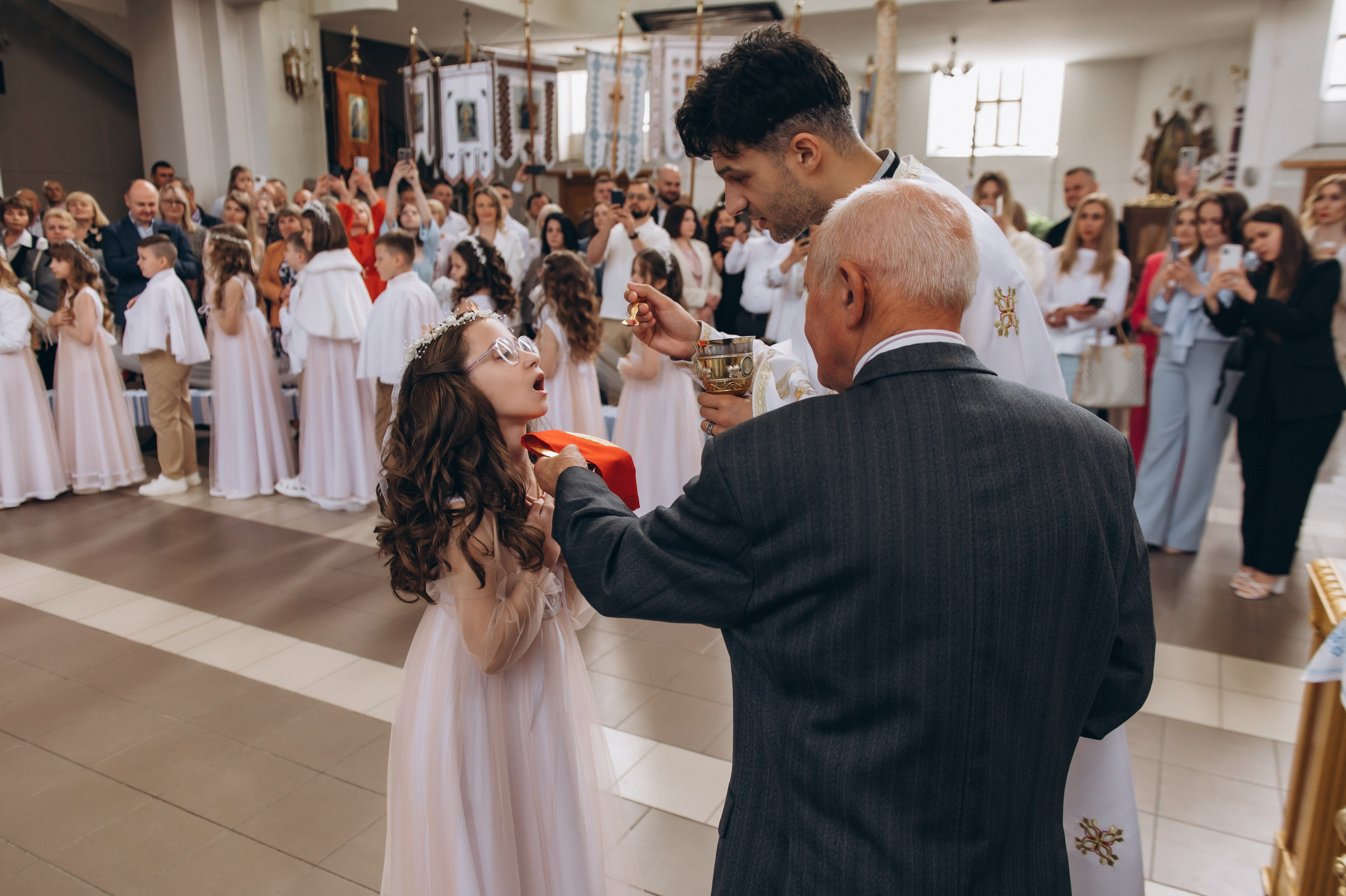 Фотосесія Причастя Тернопіль, зйомка Причастя, фотограф на Причастя Тернопіль, Причастя Львів, Причастя церква Михаїла Тернопіль. Сімейний, дитячий та індивідуальний фотограф в м. Тернопіль, м. Львів