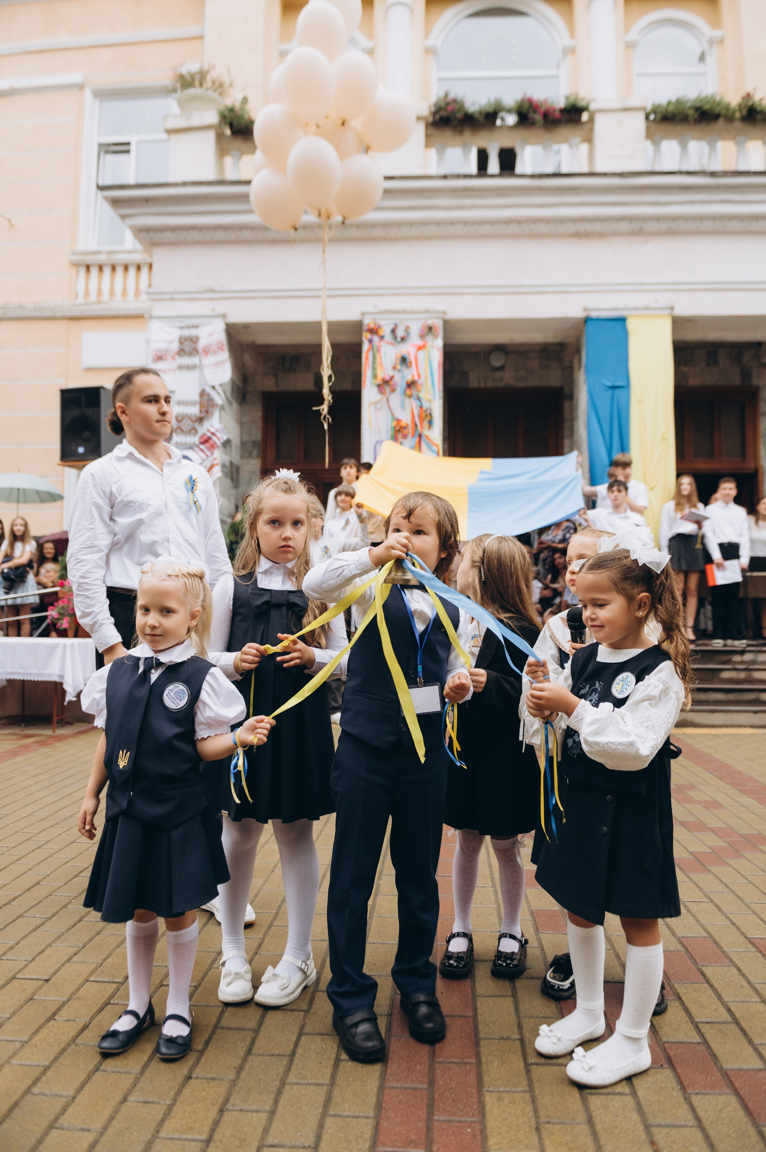 Перший дзвоник у Тернополі, фотосесія першокласників