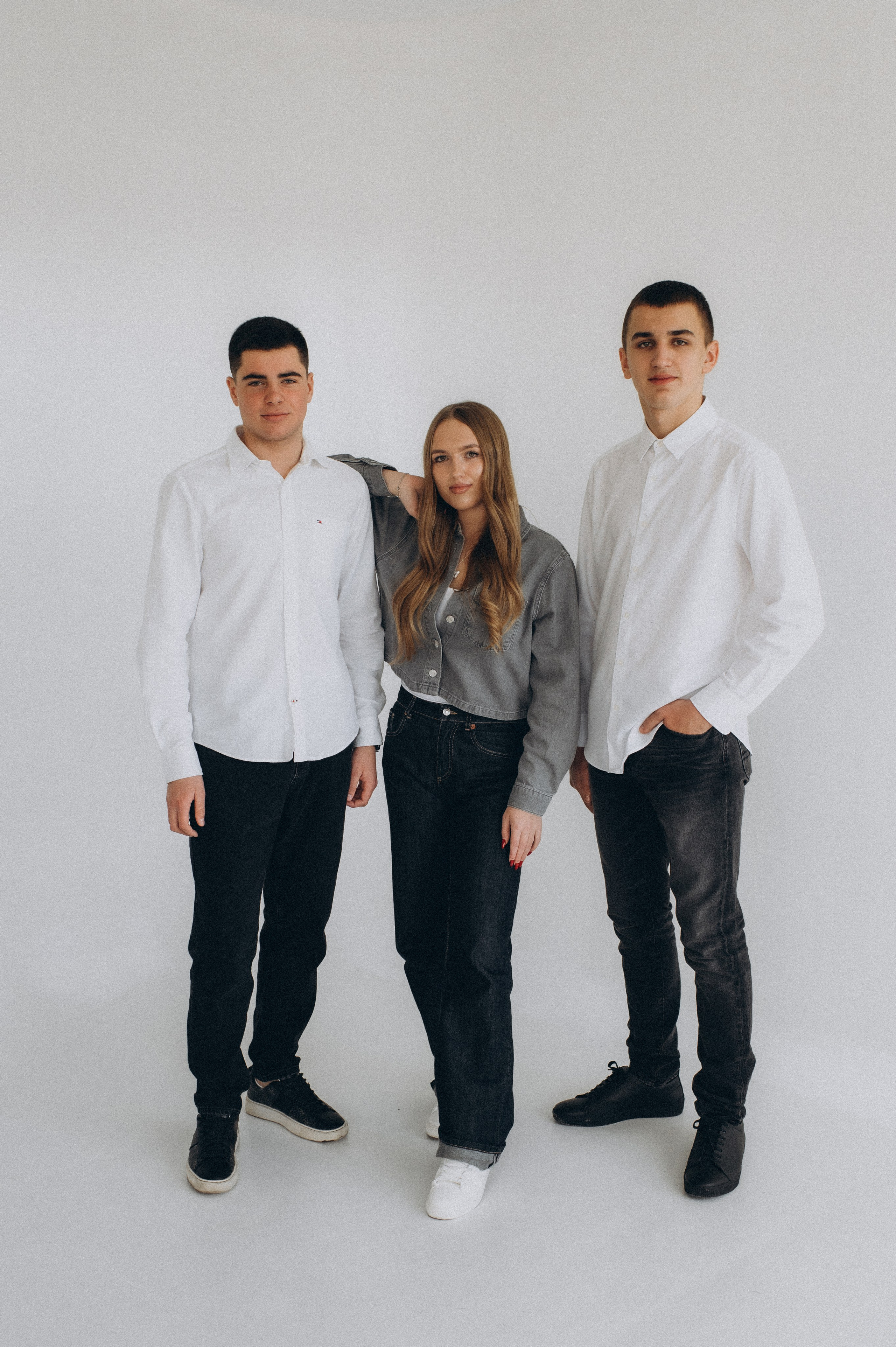 Фотосесія випускників, фотосесія на віньєтки Тернопіль, випускники Тернопіль, випуск 2025. Сімейний, дитячий та індивідуальний фотограф в м. Тернопіль, м. Львів