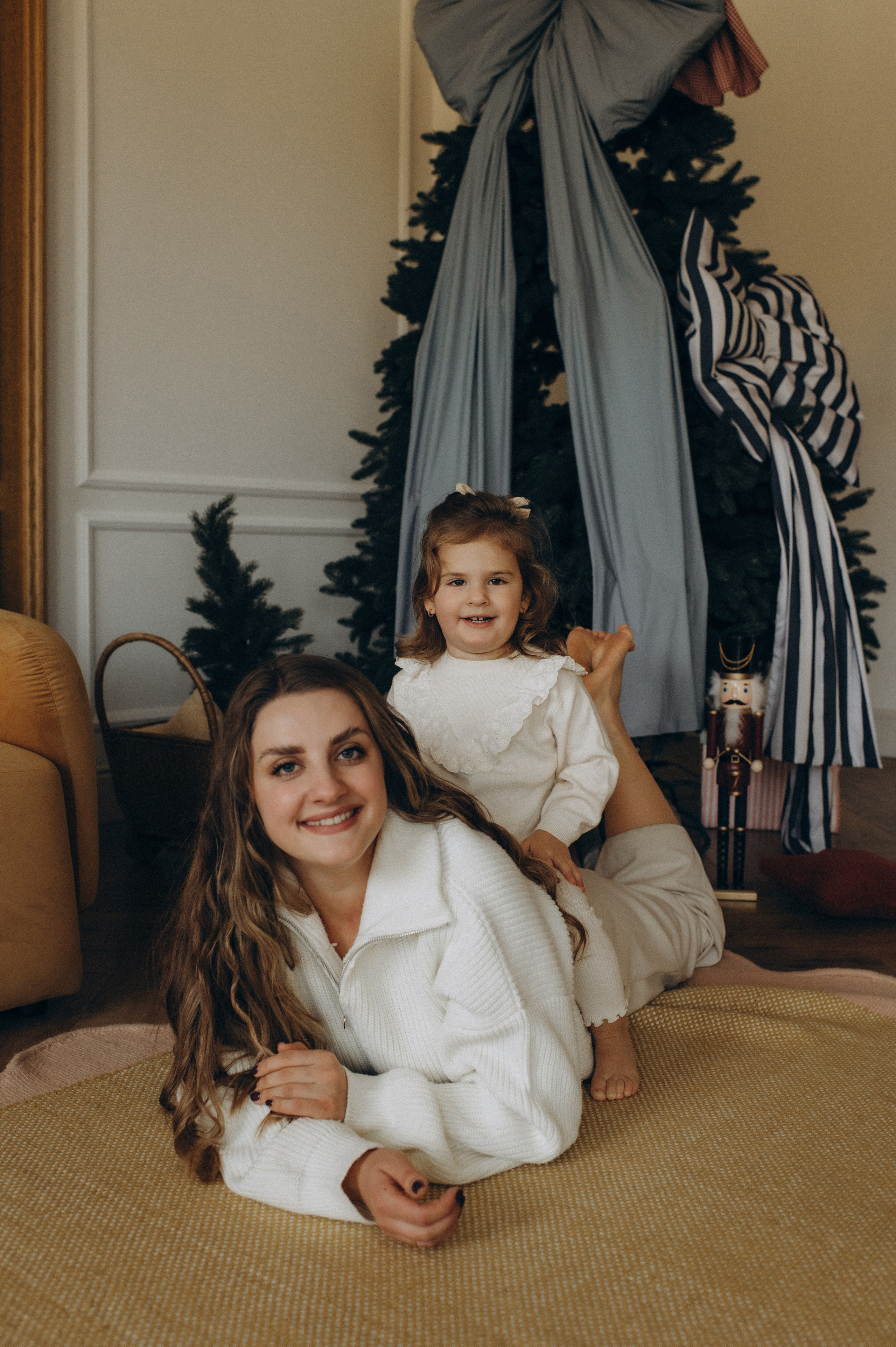 Фотосесія мами і донечки Тернопіль, сімейний фотограф Тернопіль, фотосесія мами і дитини Тернопіль, новорічна фотосесія Тернопіль. Сімейний, дитячий та індивідуальний фотограф в м. Тернопіль, м. Львів