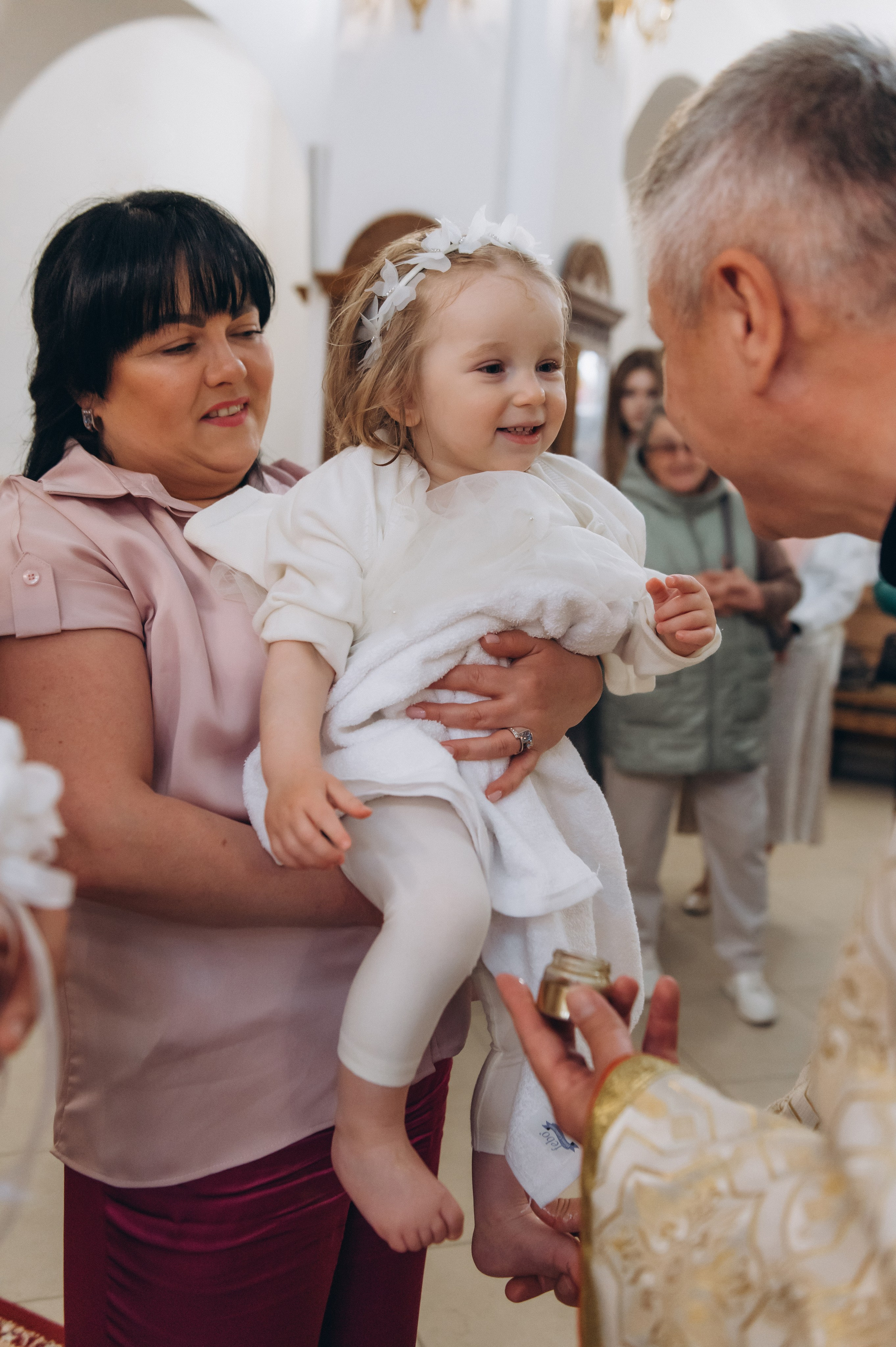 Фотосесія Хрещення Тернопіль, зйомка Хрестин Тернопіль, фотограф на хрестини Тернопіль, хрещення Львів. Сімейний, дитячий та індивідуальний фотограф в м. Тернопіль, м. Львів