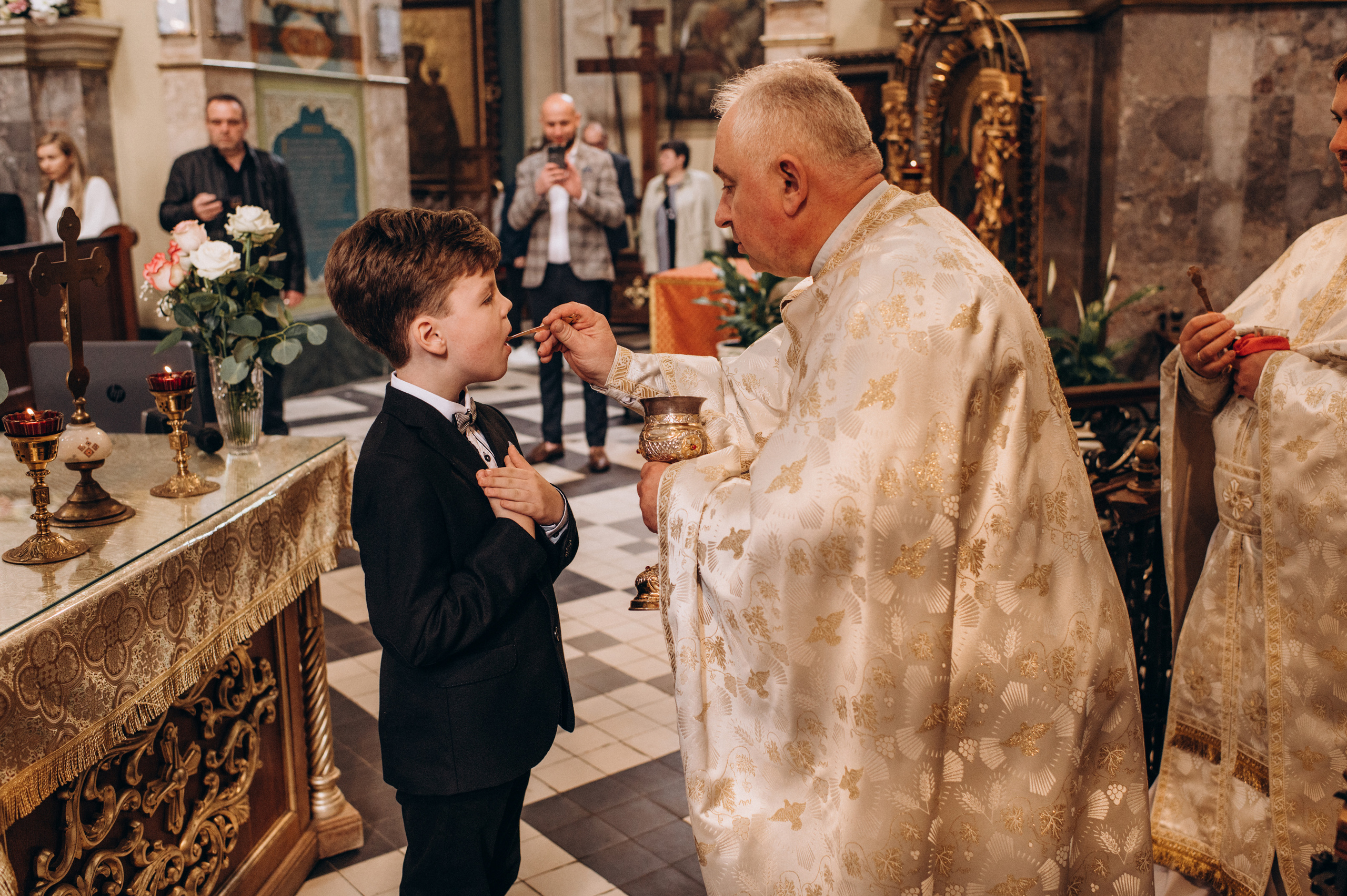 Фотосесія Першого Причастя Тернопіль, зйомка Причастя Тернопіль, Таїнство Першого Причастя Тернопіль, Катедра Причастя Тернопіль. Сімейний, дитячий та індивідуальний фотограф в м. Тернопіль, м. Львів