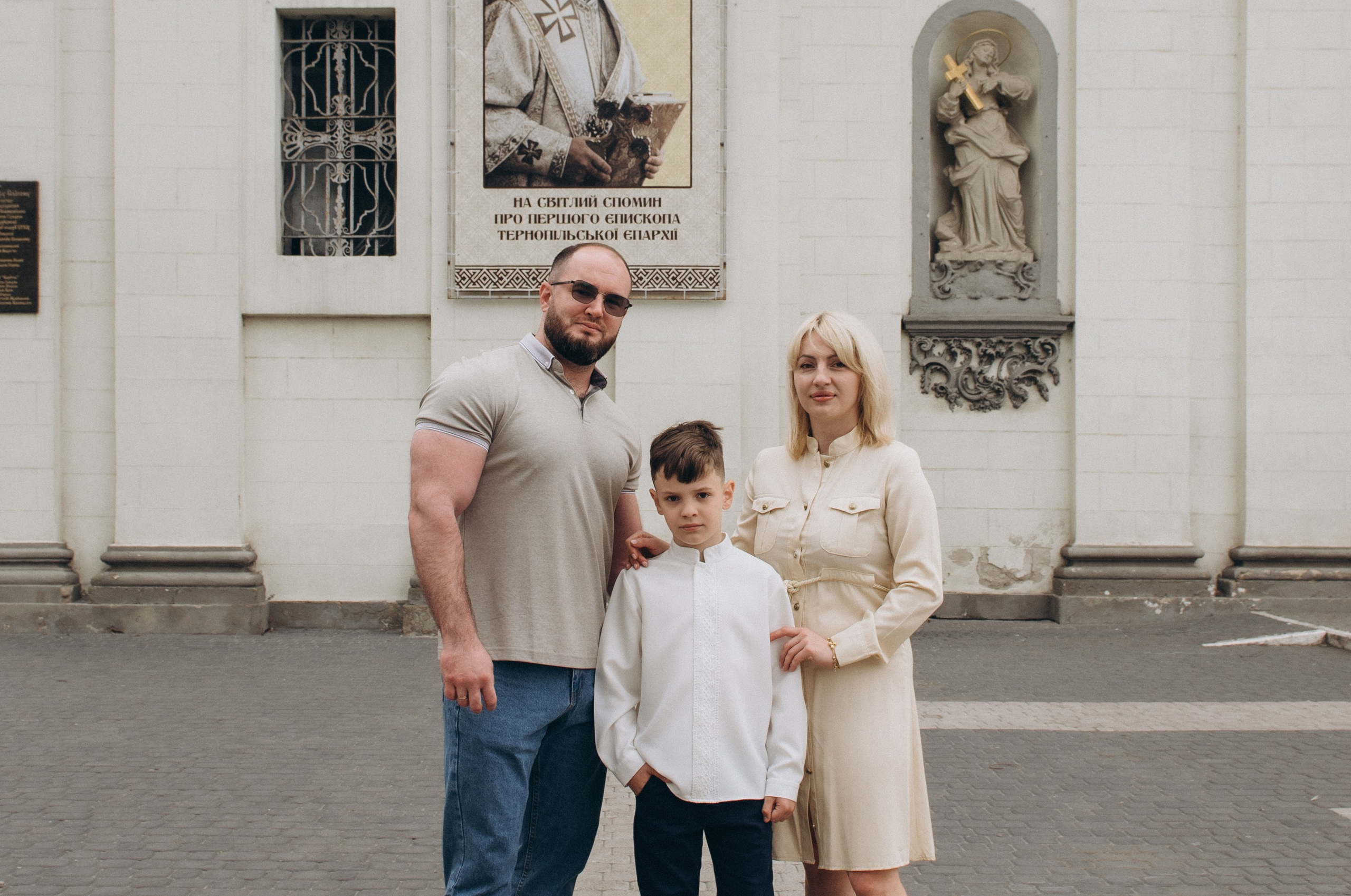 Фотосесія Першого Причастя Тернопіль, фотосесія Причастя Тернопіль, Таїнство Першого Причастя Тернопіль, Катедра Причастя Тернопіль. Сімейний, дитячий та індивідуальний фотограф в м. Тернопіль, м. Львів