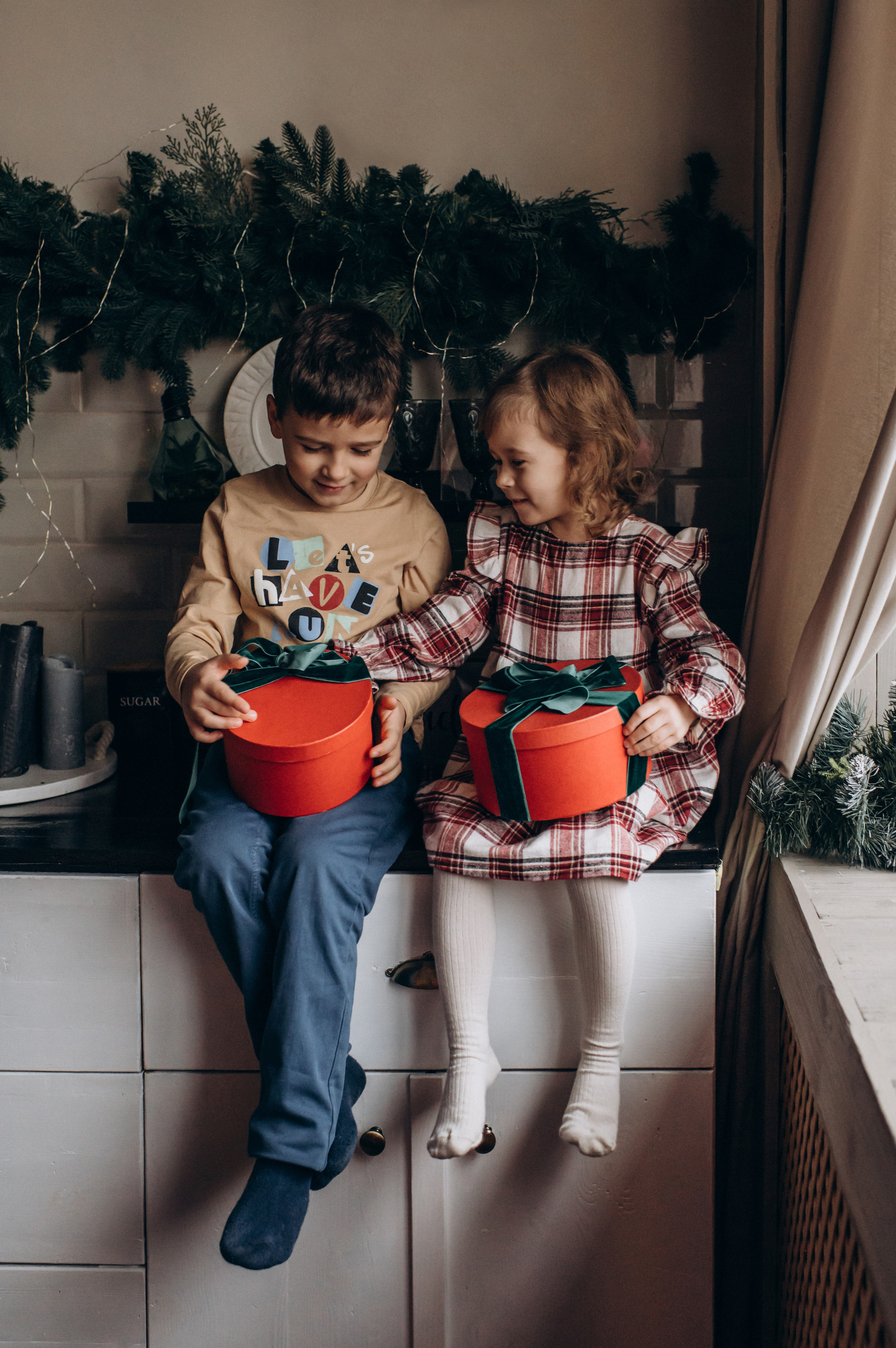 Новорічна сімейна зйомка у студії. Сімейний, дитячий та індивідуальний фотограф в м. Тернопіль, м. Львів