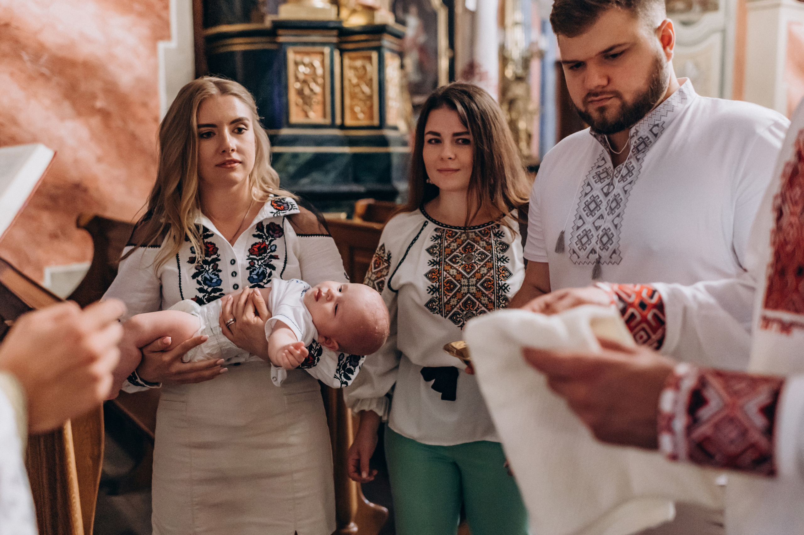 Хрещення Марка, Бернардинський монастир, Львів. Сімейний, дитячий та індивідуальний фотограф в м. Тернопіль, м. Львів