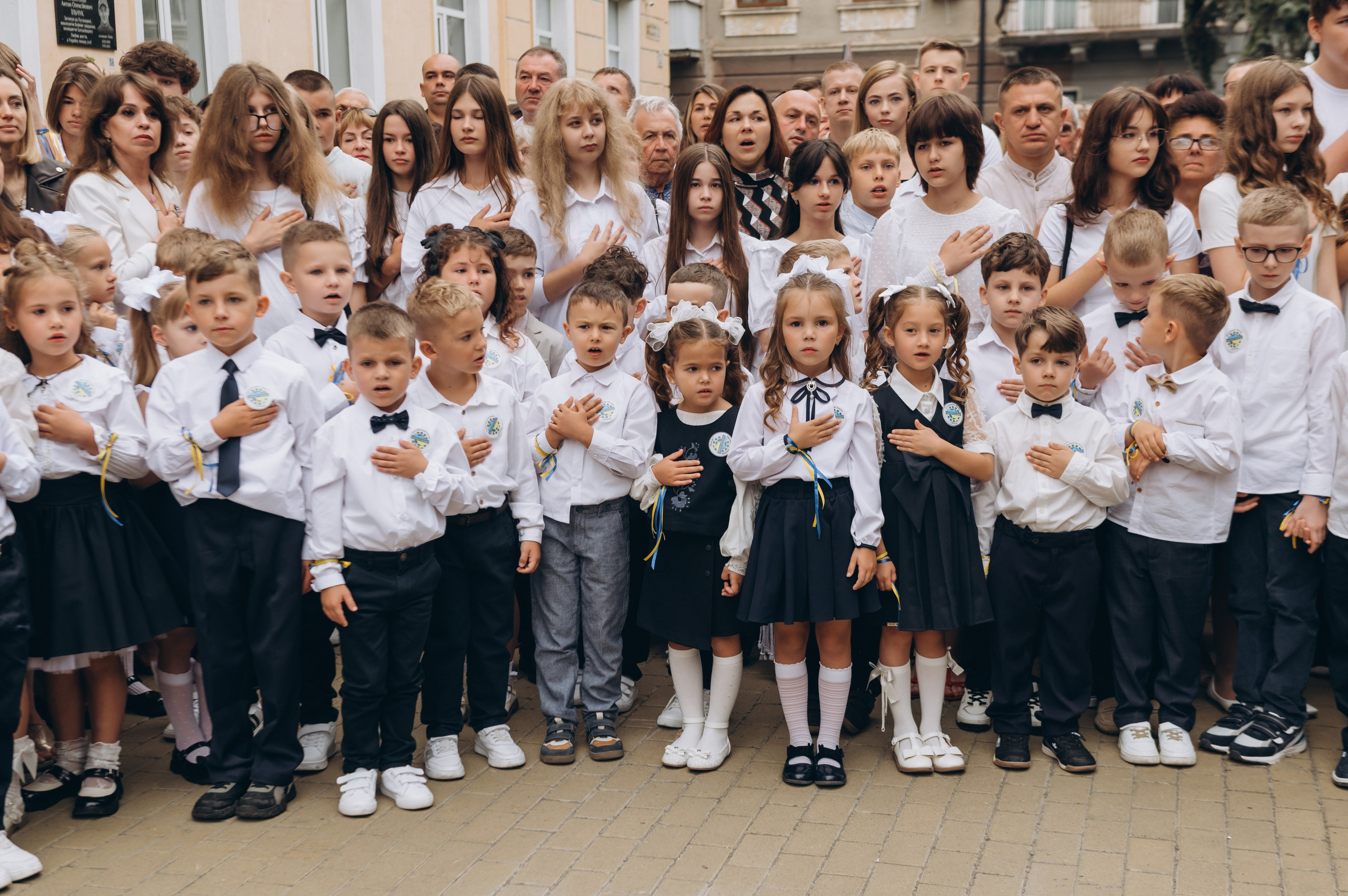 Перший дзвоник у Тернополі, фотосесія першокласників
