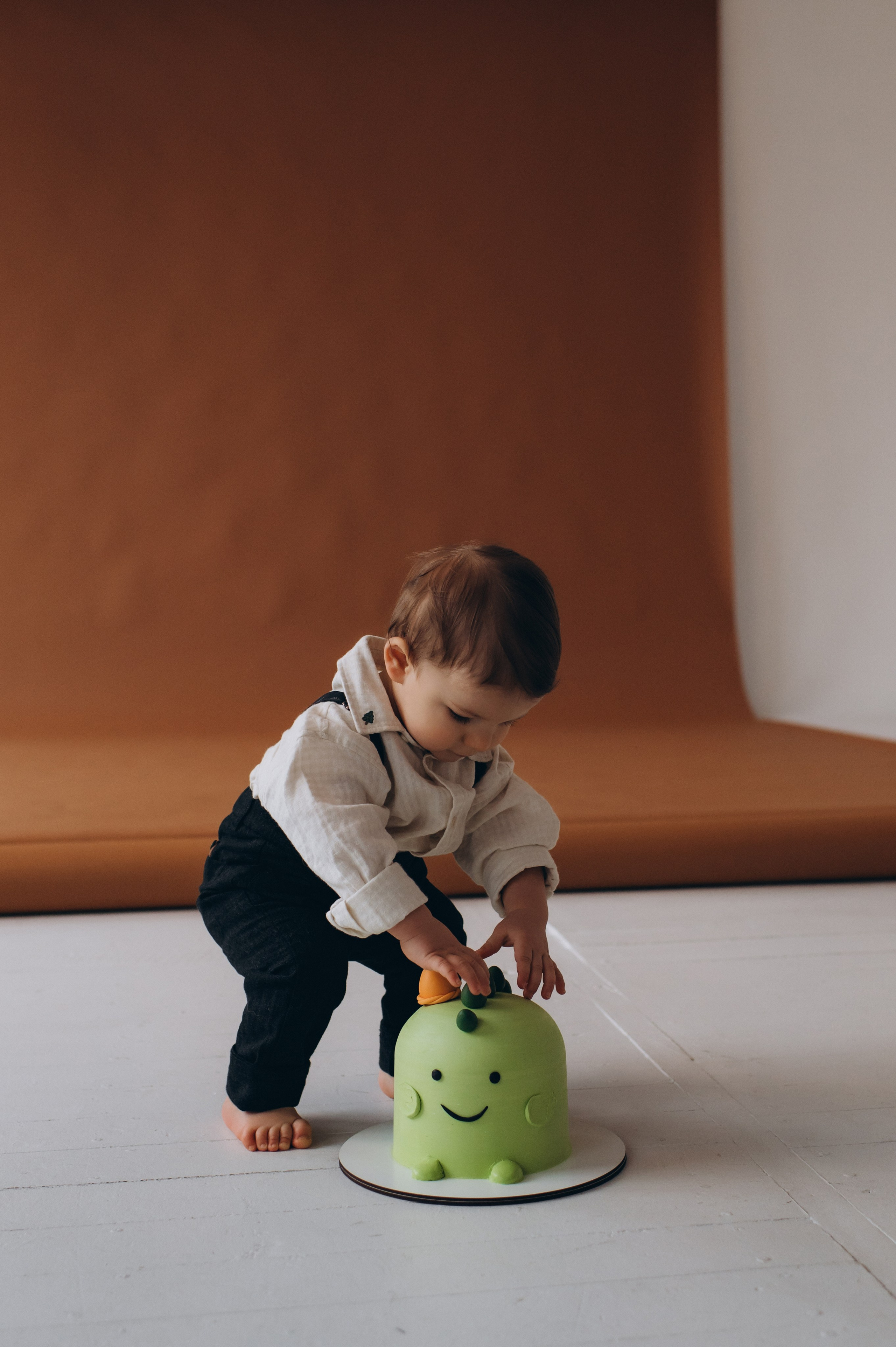 Перший тортик малюка, зйомка першого тортика Тернопіль, новорічна фотосесія, зйомка дня народження, сімейний фотограф Тернопіль, cakesmash. Сімейний, дитячий та індивідуальний фотограф в м. Тернопіль, м. Львів