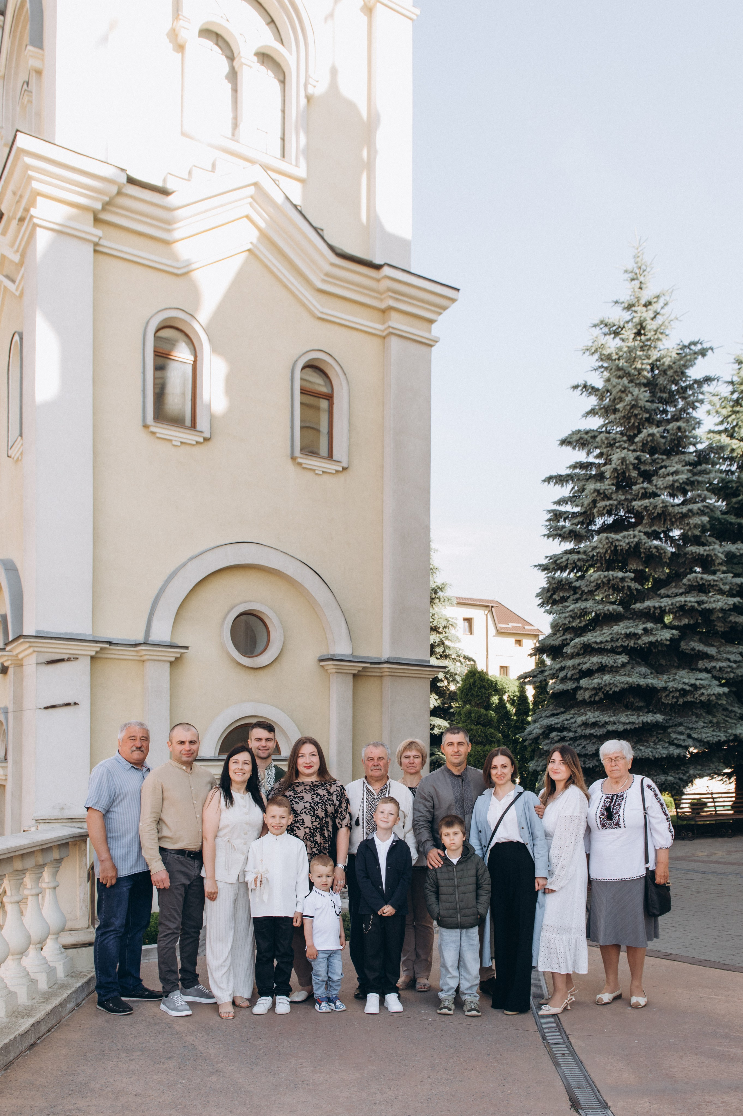 Фотосесія Першого Причастя Тернопіль, зйомка Першого Причастя Тернопіль, Церква Успіння Пресвятої Богородиці Причастя Тернопіль. Сімейний, дитячий та індивідуальний фотограф в м. Тернопіль, м. Львів
