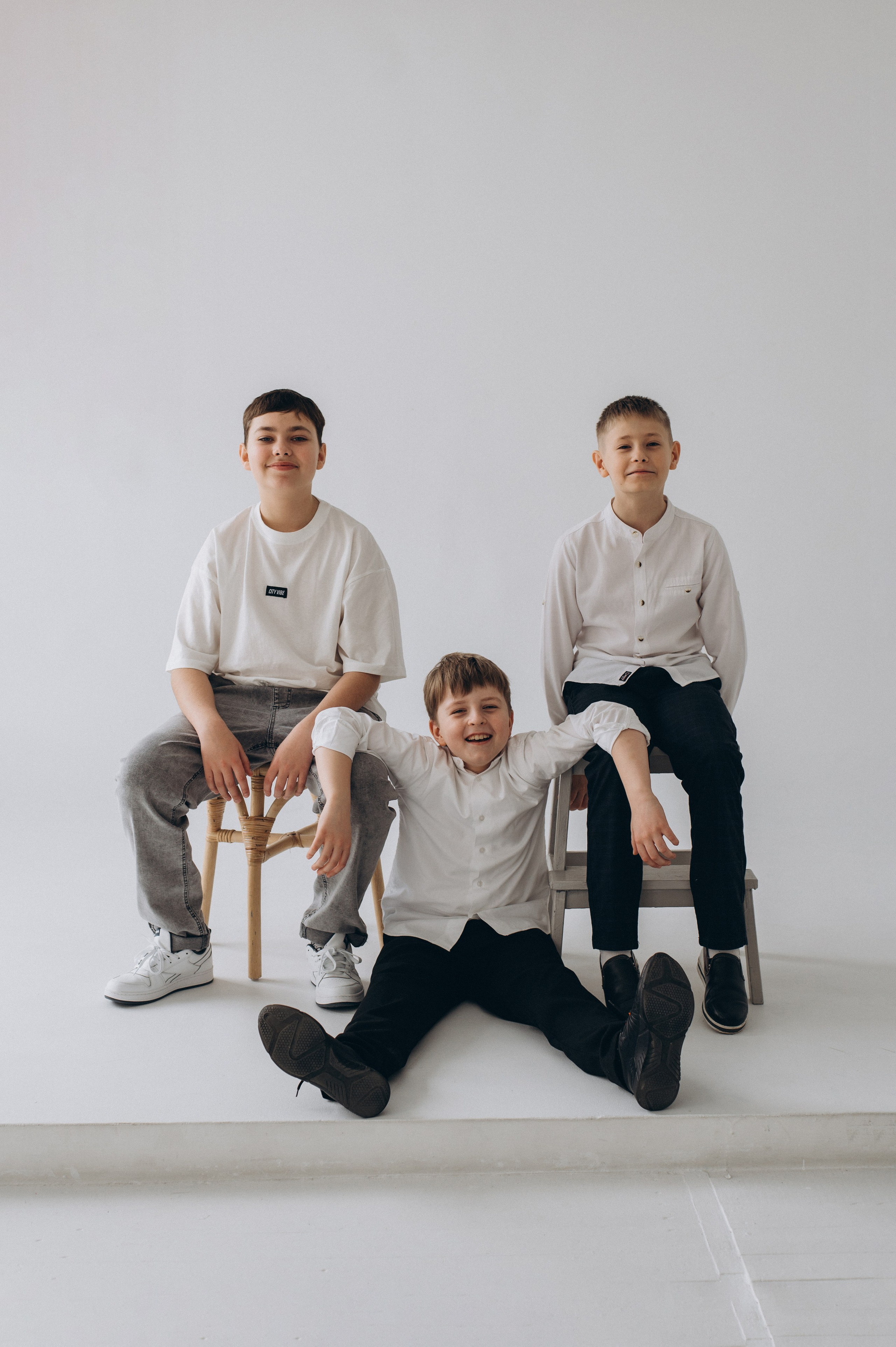 Шкільна фотосесія на віньєтки Тернопіль, шкільні альбоми, фотосесія випускників Тернопіль, випускний альбом, фотограф випускний Тернопіль. Сімейний, дитячий та індивідуальний фотограф в м. Тернопіль, м. Львів