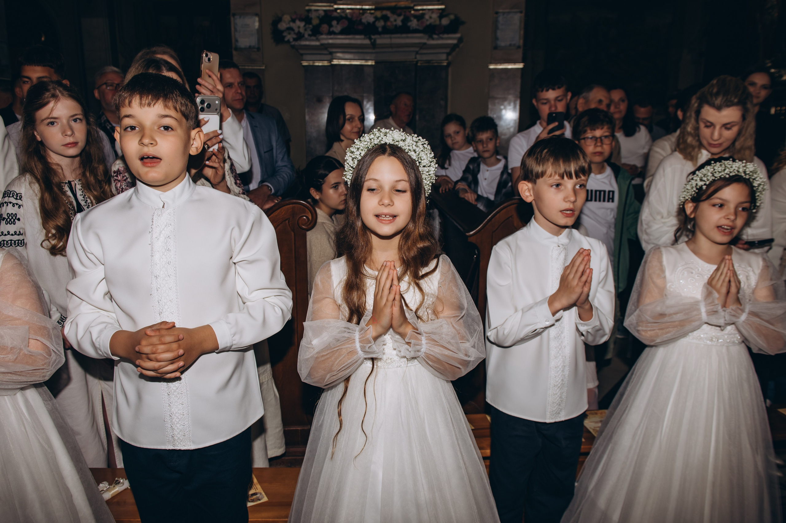 Фотосесія Першого Причастя Тернопіль, фотосесія Причастя Тернопіль, Таїнство Першого Причастя Тернопіль, Катедра Причастя Тернопіль. Сімейний, дитячий та індивідуальний фотограф в м. Тернопіль, м. Львів