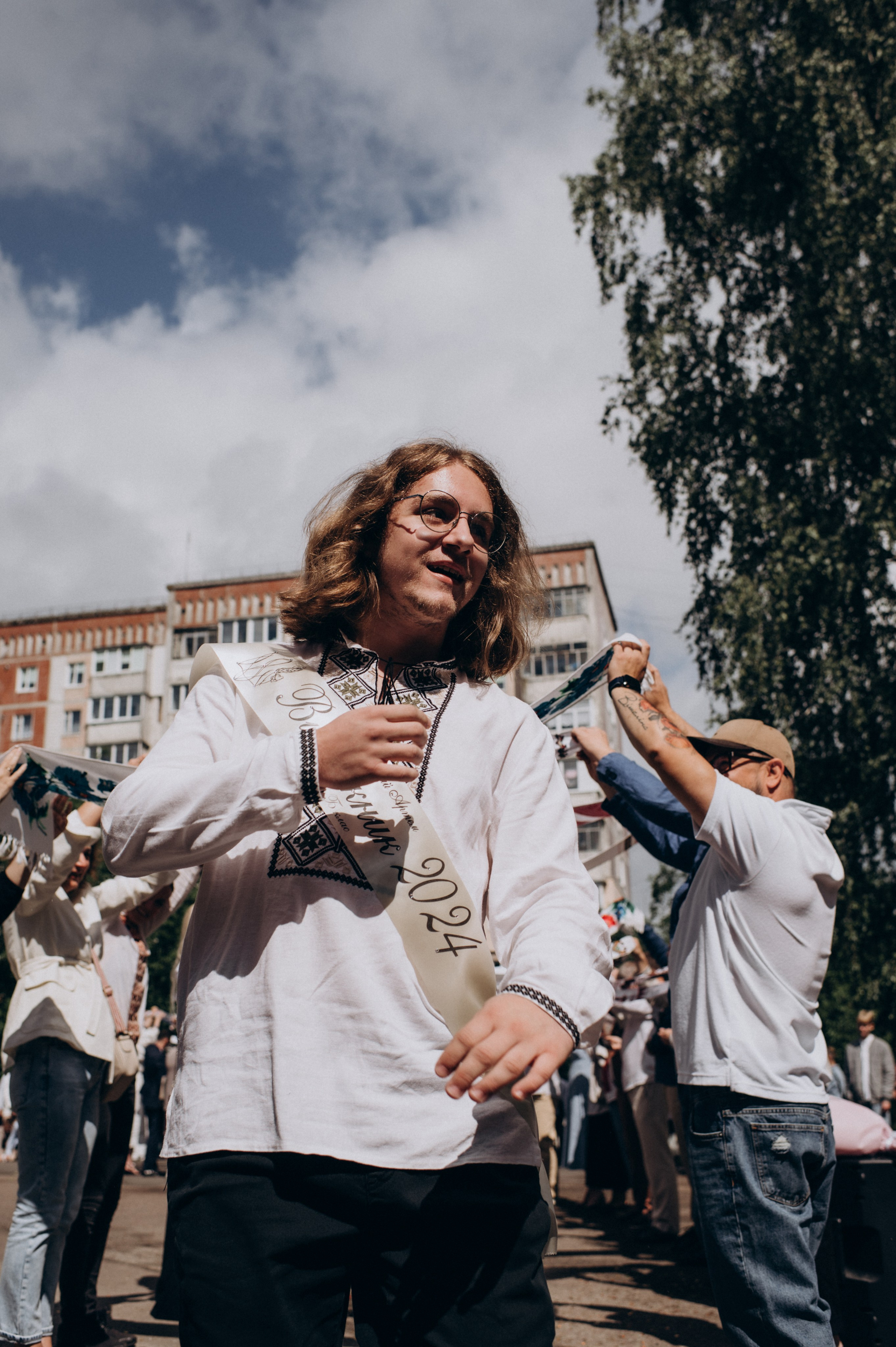 Фотосесія останнього дзвоника, фотосесія випускників Тернопіль, випускний 2024. Сімейний, дитячий та індивідуальний фотограф в м. Тернопіль, м. Львів